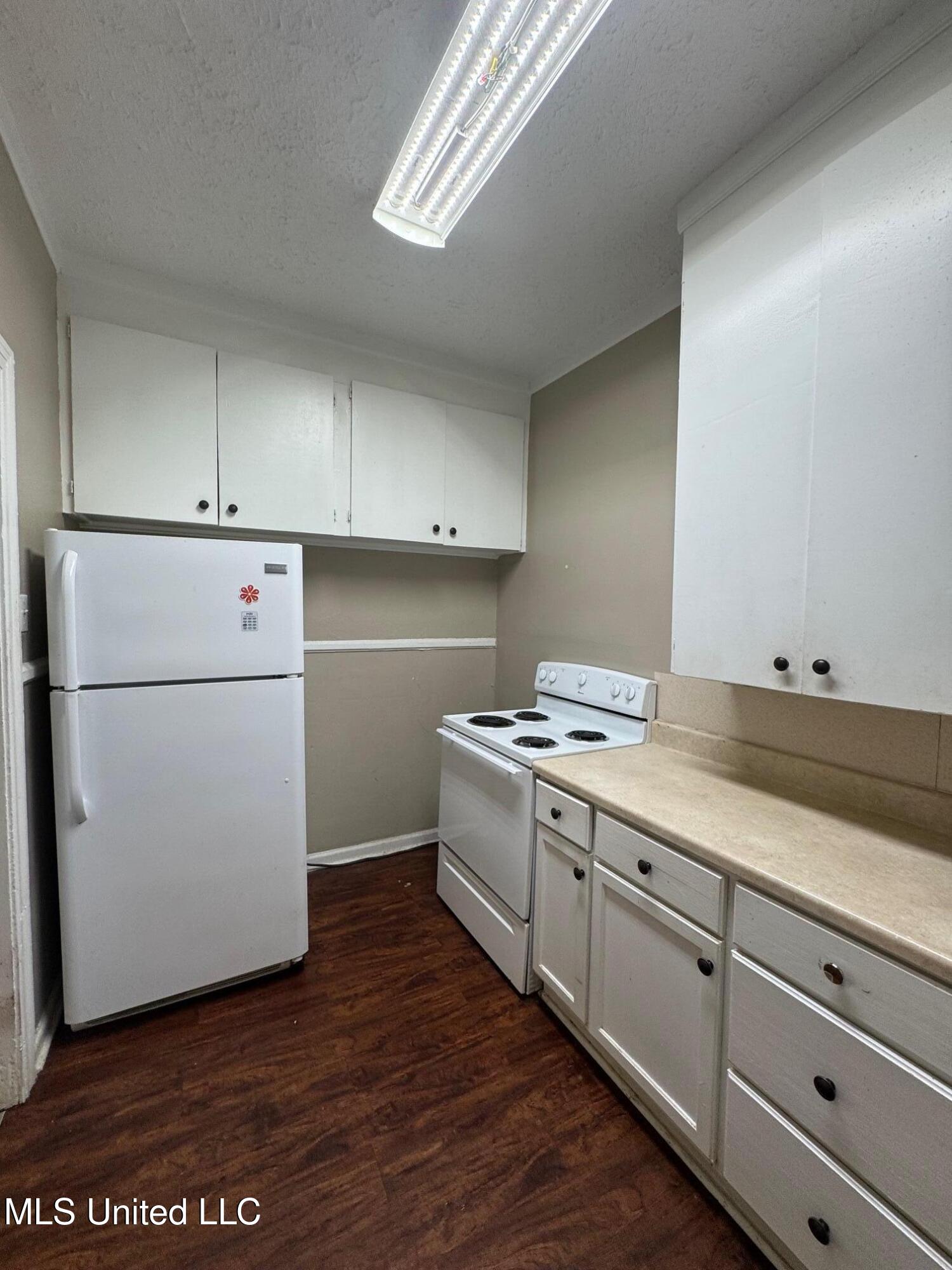 1033 Monroe Street Property Photo 5