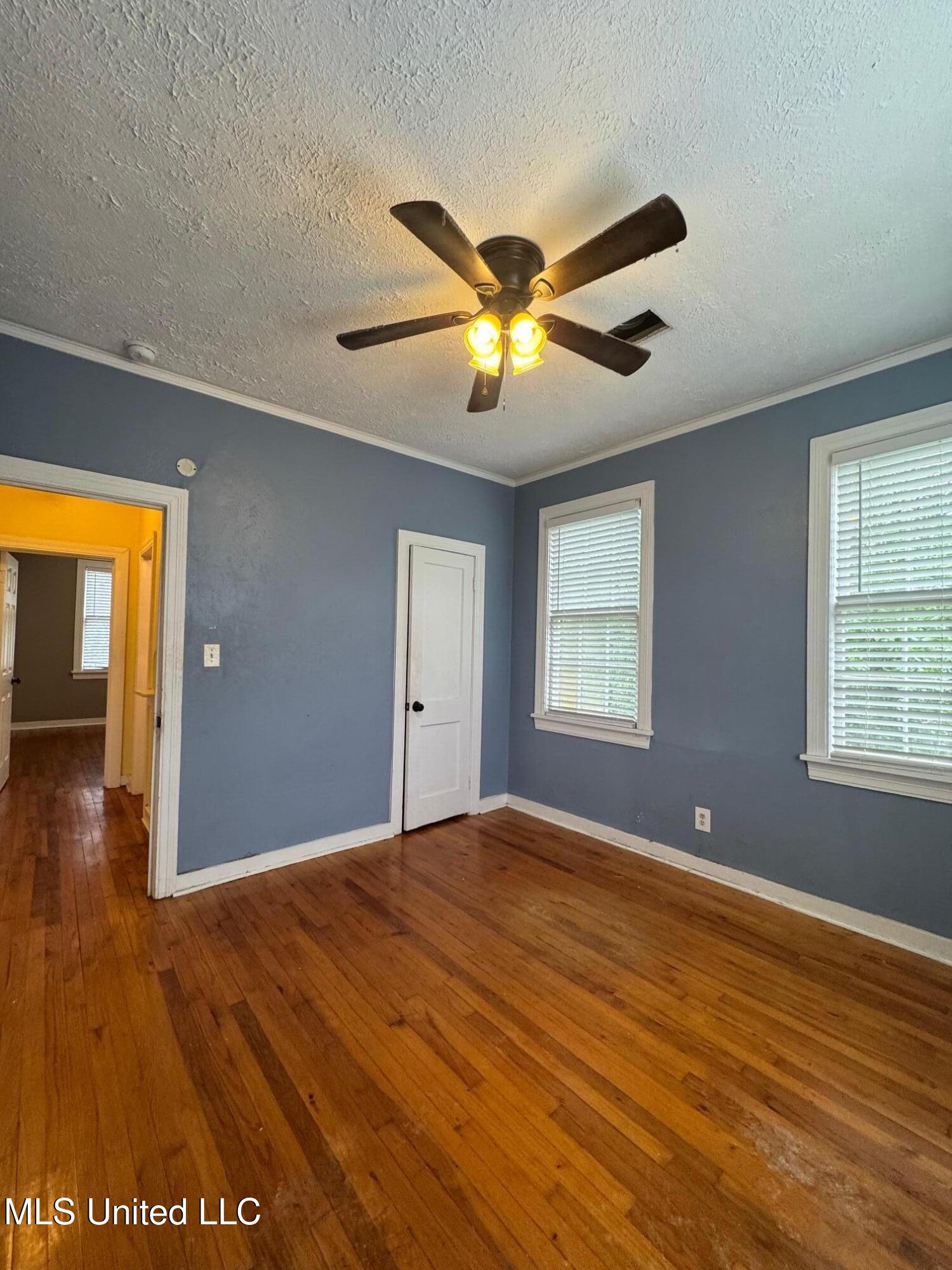 1033 Monroe Street Property Photo 7