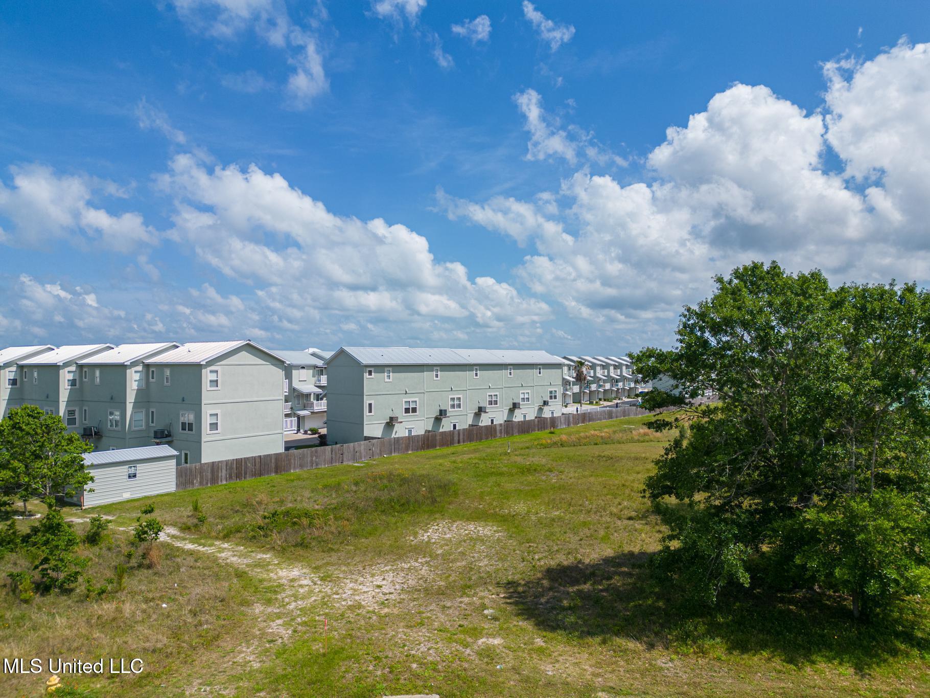 110 Sea Oaks Boulevard Property Photo 7