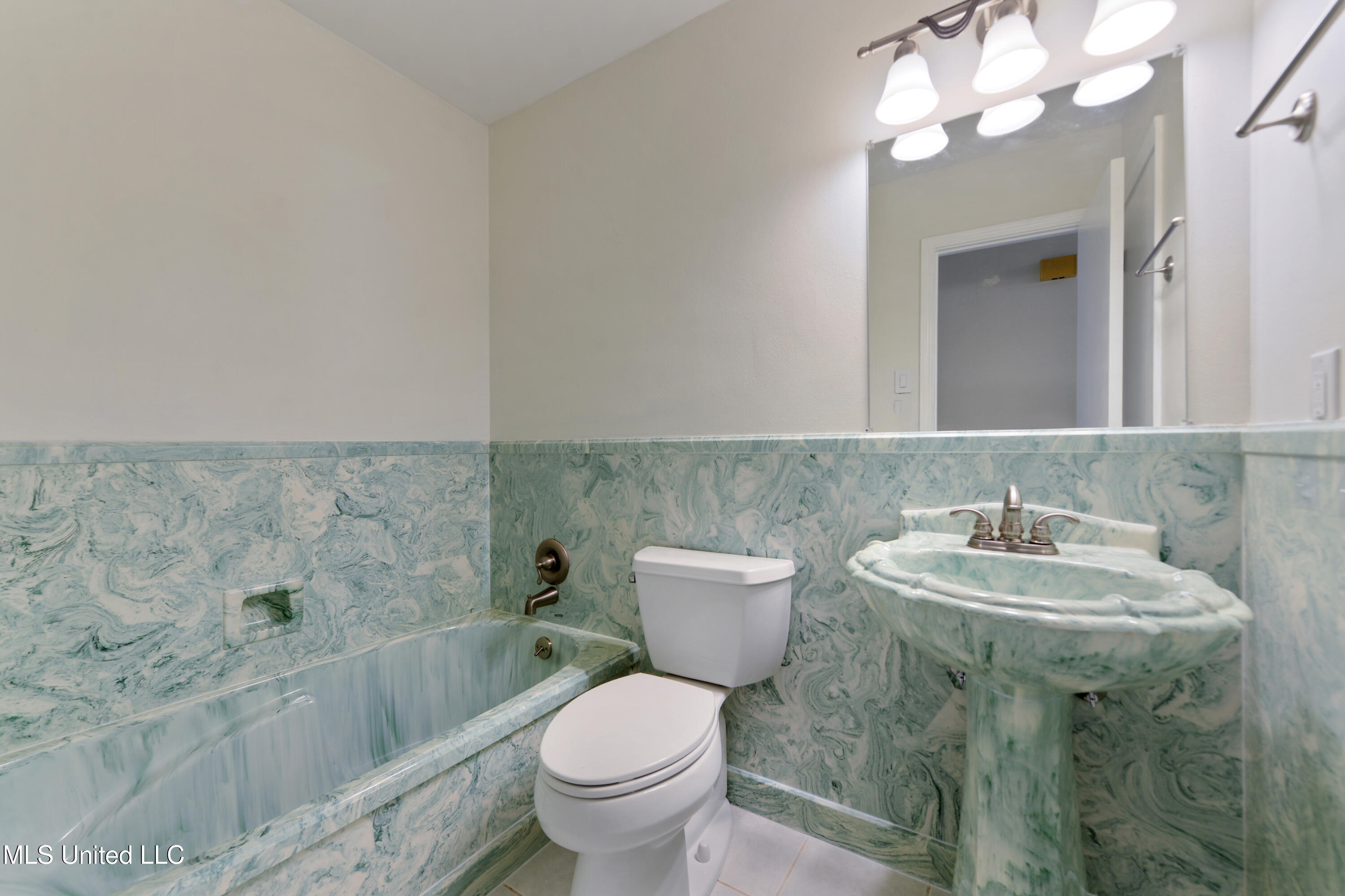 848 Carolee Circle Property Photo 20