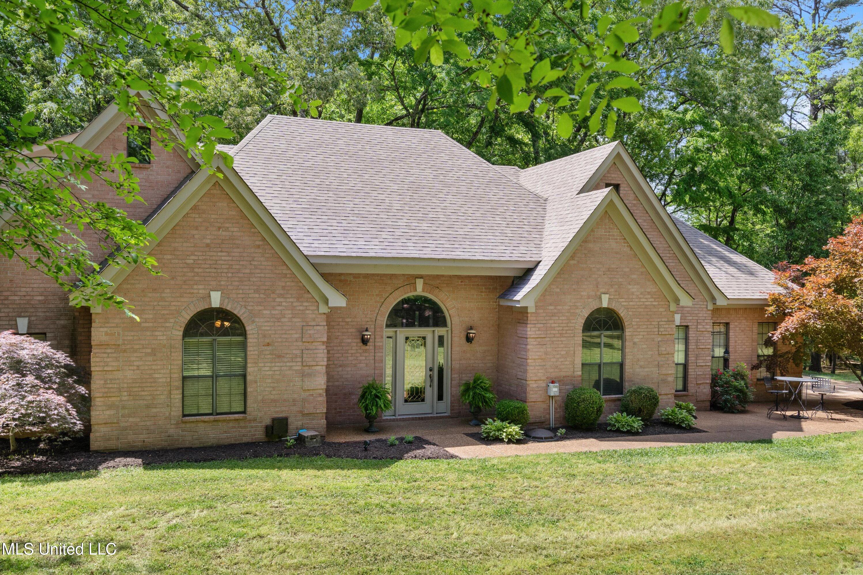 5135 Windy Ridge Drive Property Photo 1