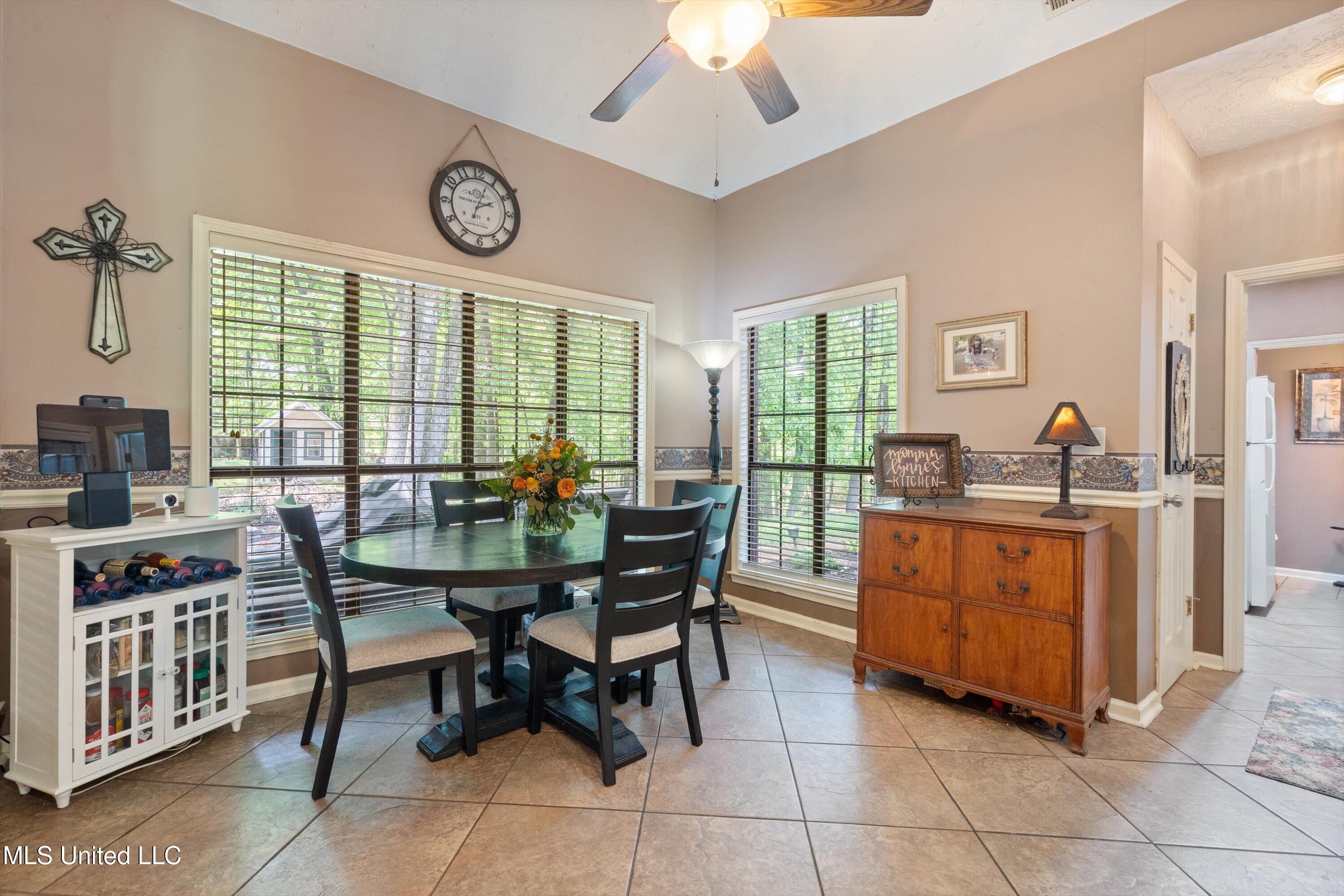 5135 Windy Ridge Drive Property Photo 7