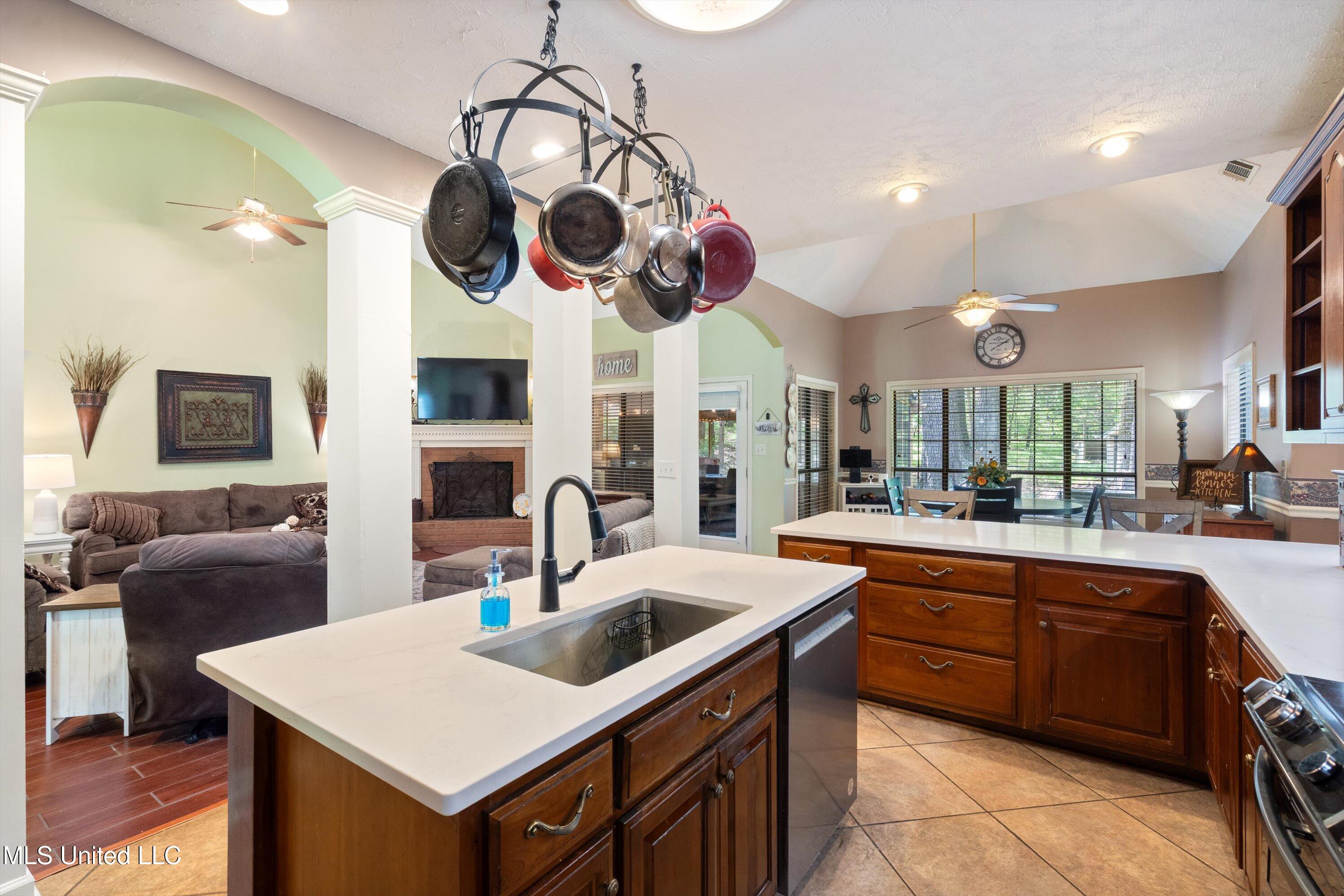 5135 Windy Ridge Drive Property Photo 10