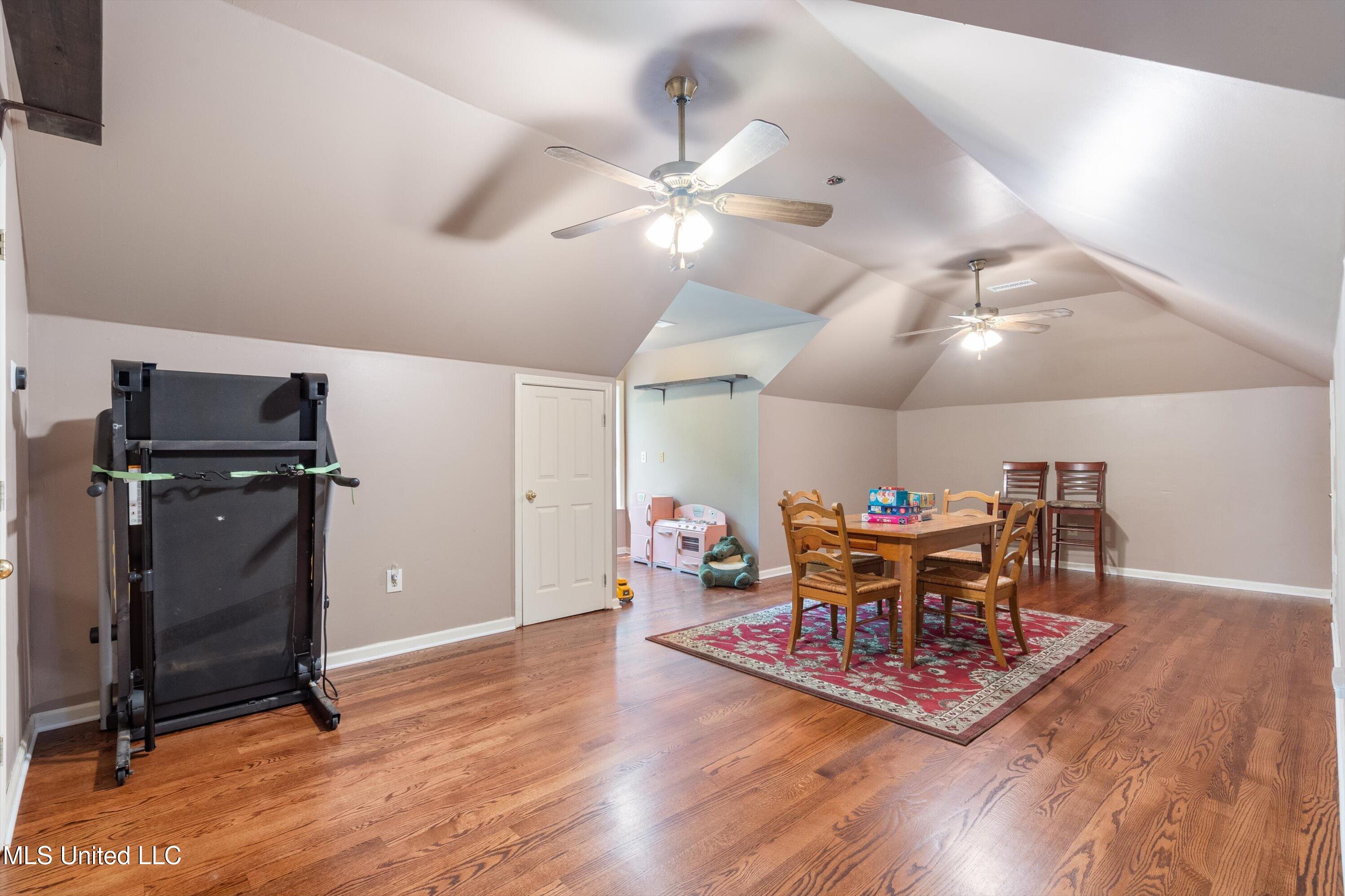 5135 Windy Ridge Drive Property Photo 23