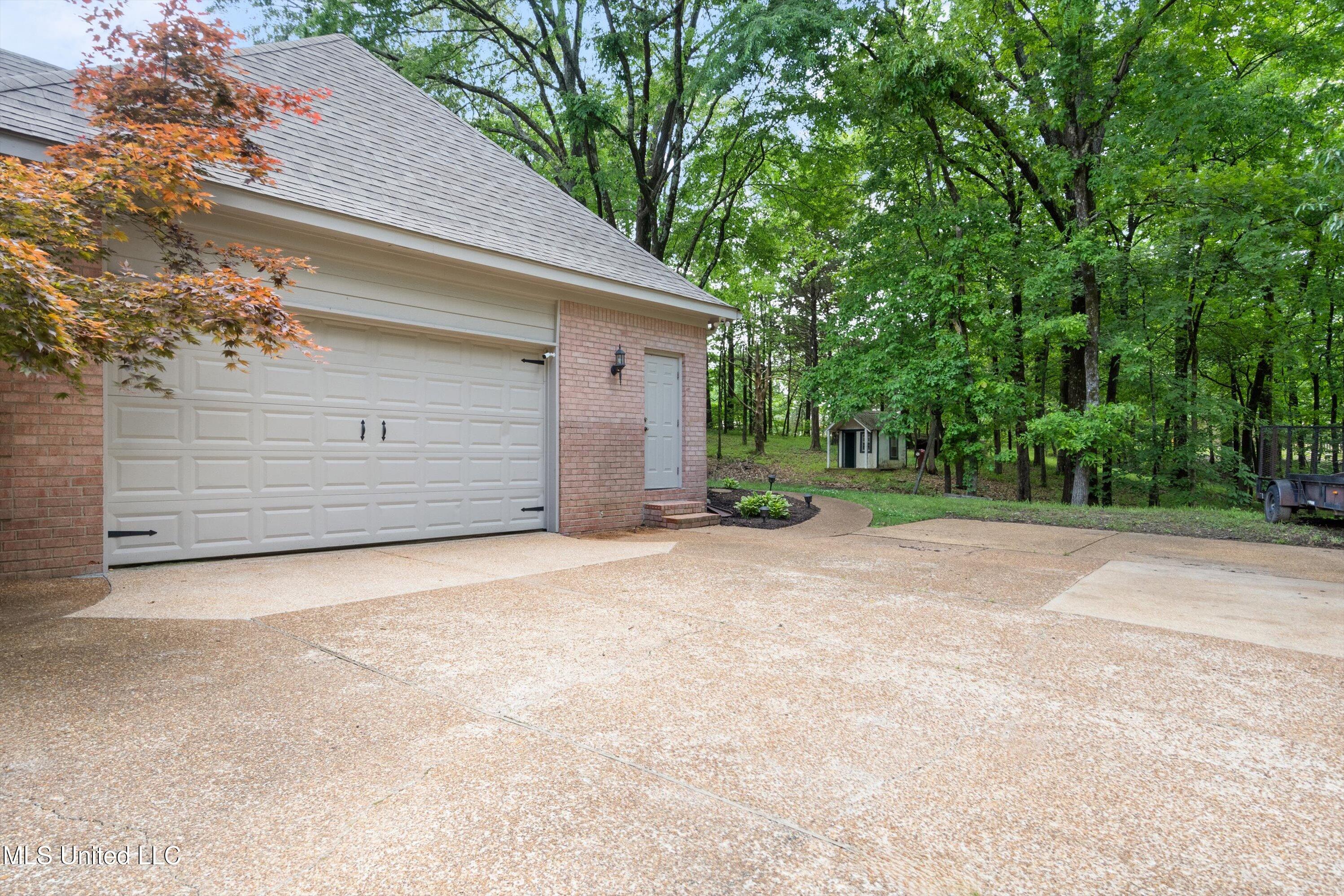 5135 Windy Ridge Drive Property Photo 36