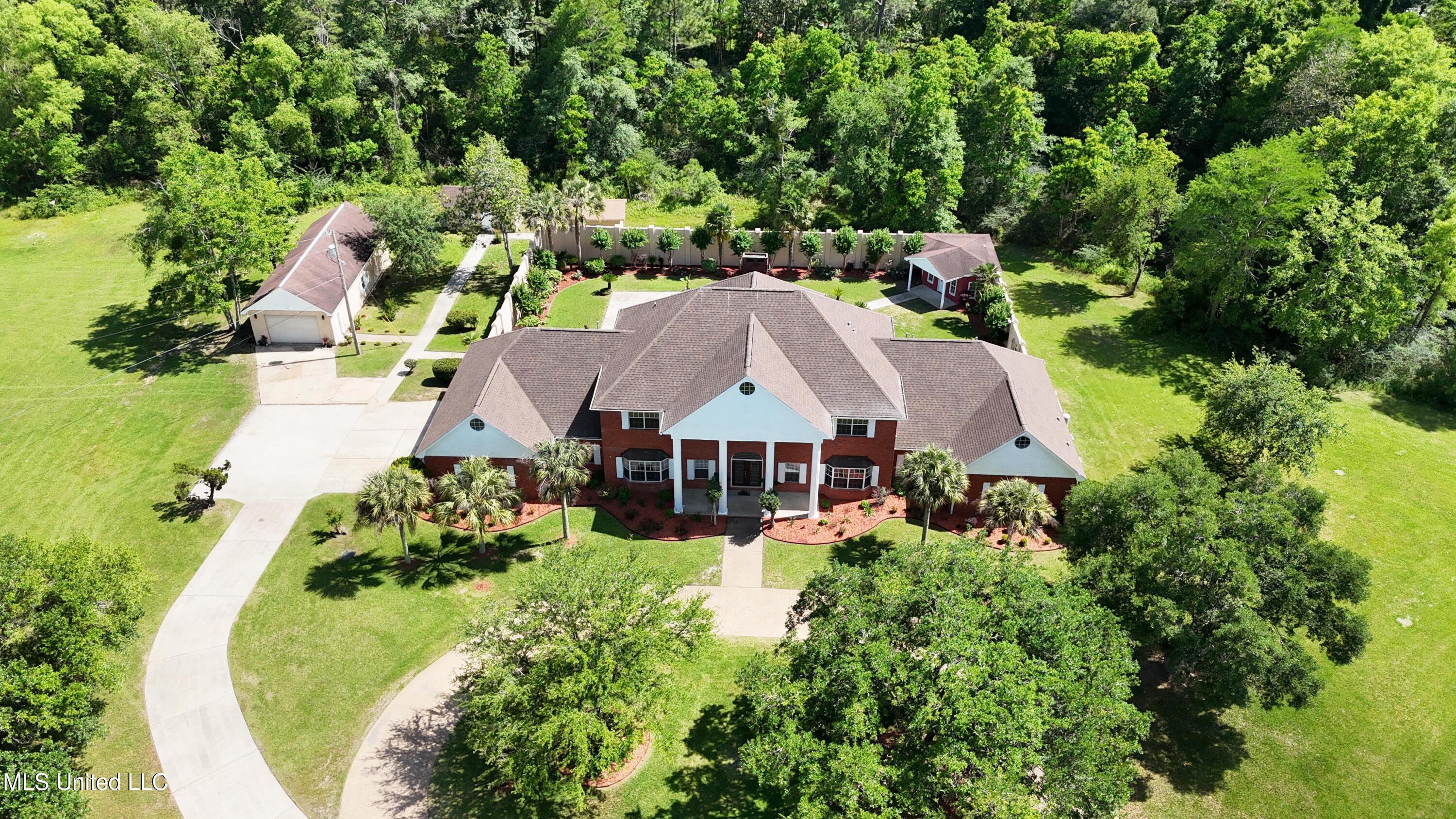 11352 Palm Valley Cove Property Photo 3