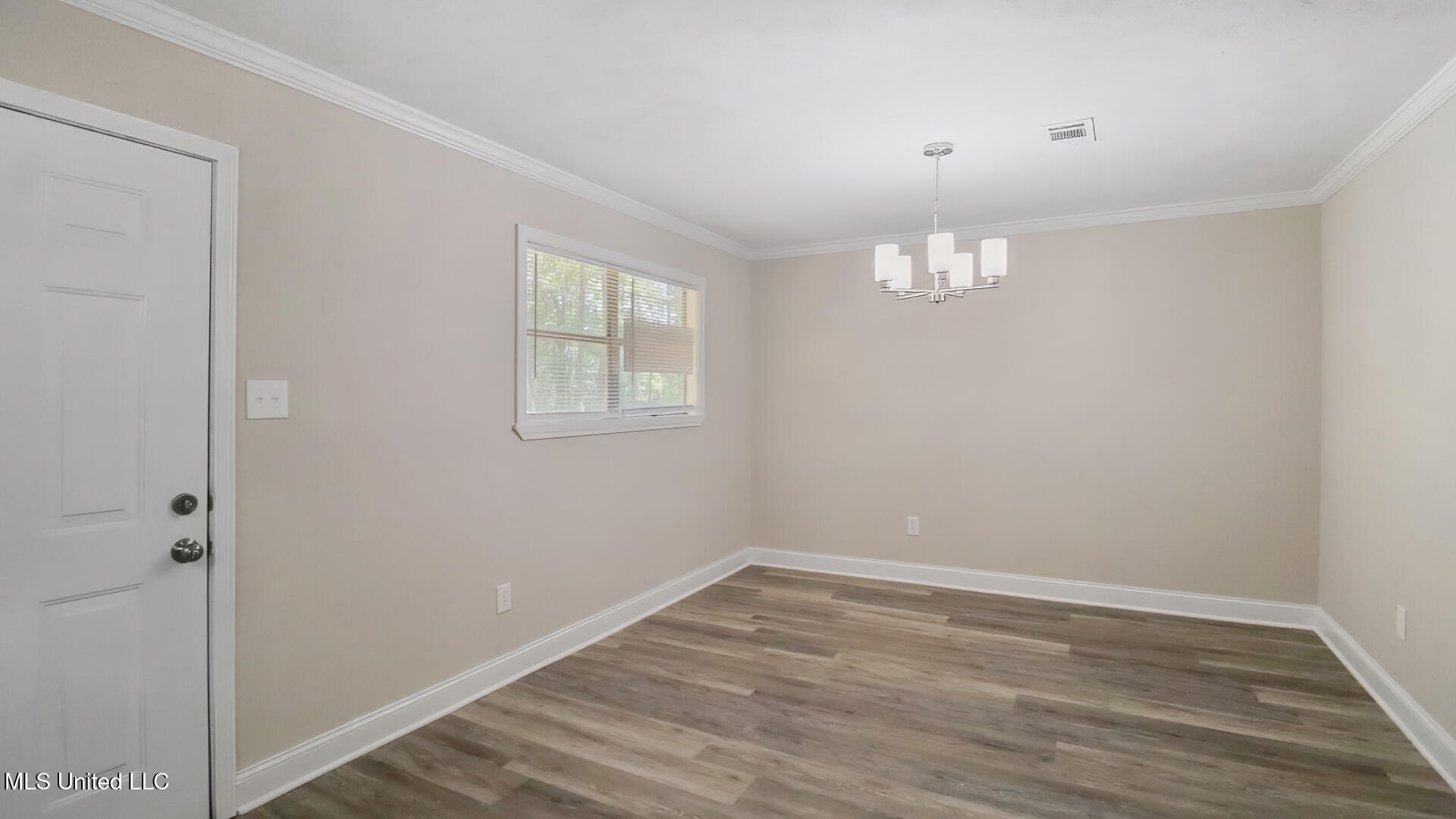 212 Shoto Street Property Photo 6