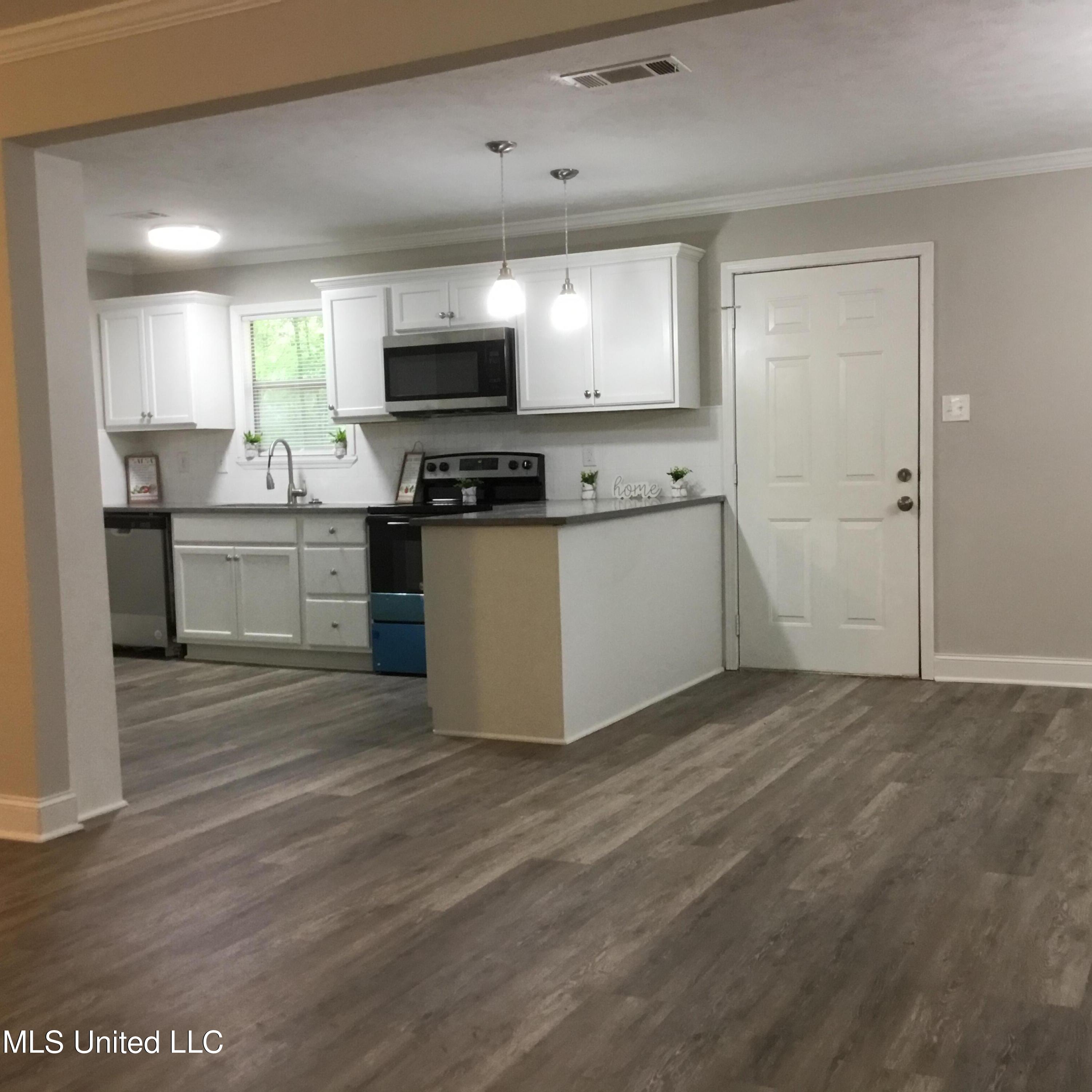 212 Shoto Street Property Photo 17