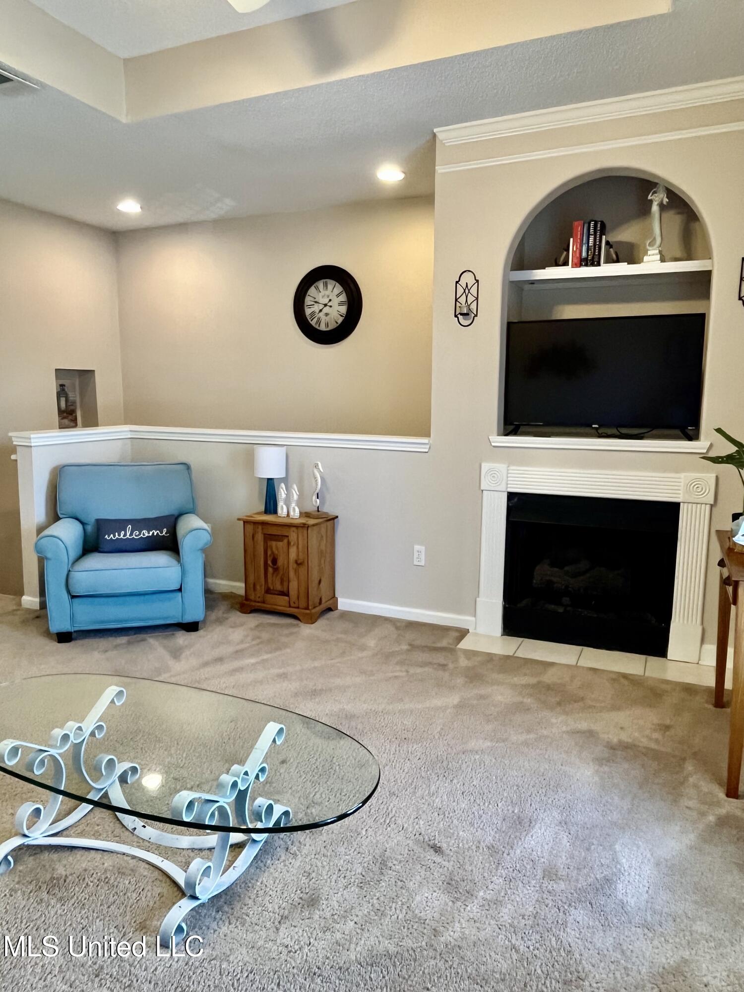 2252 Beach Drive Property Photo 3