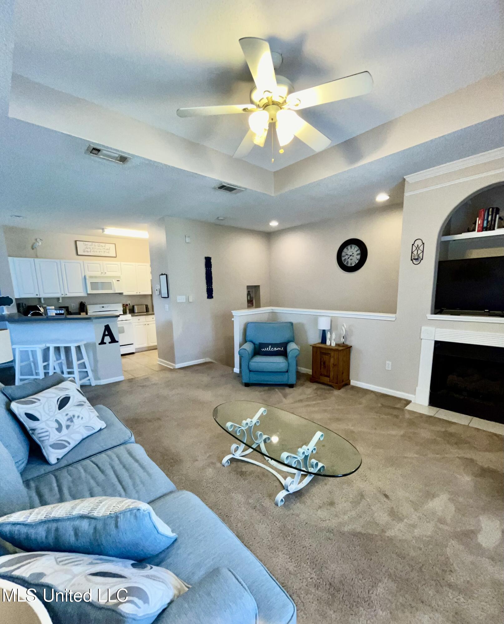 2252 Beach Drive Property Photo 4