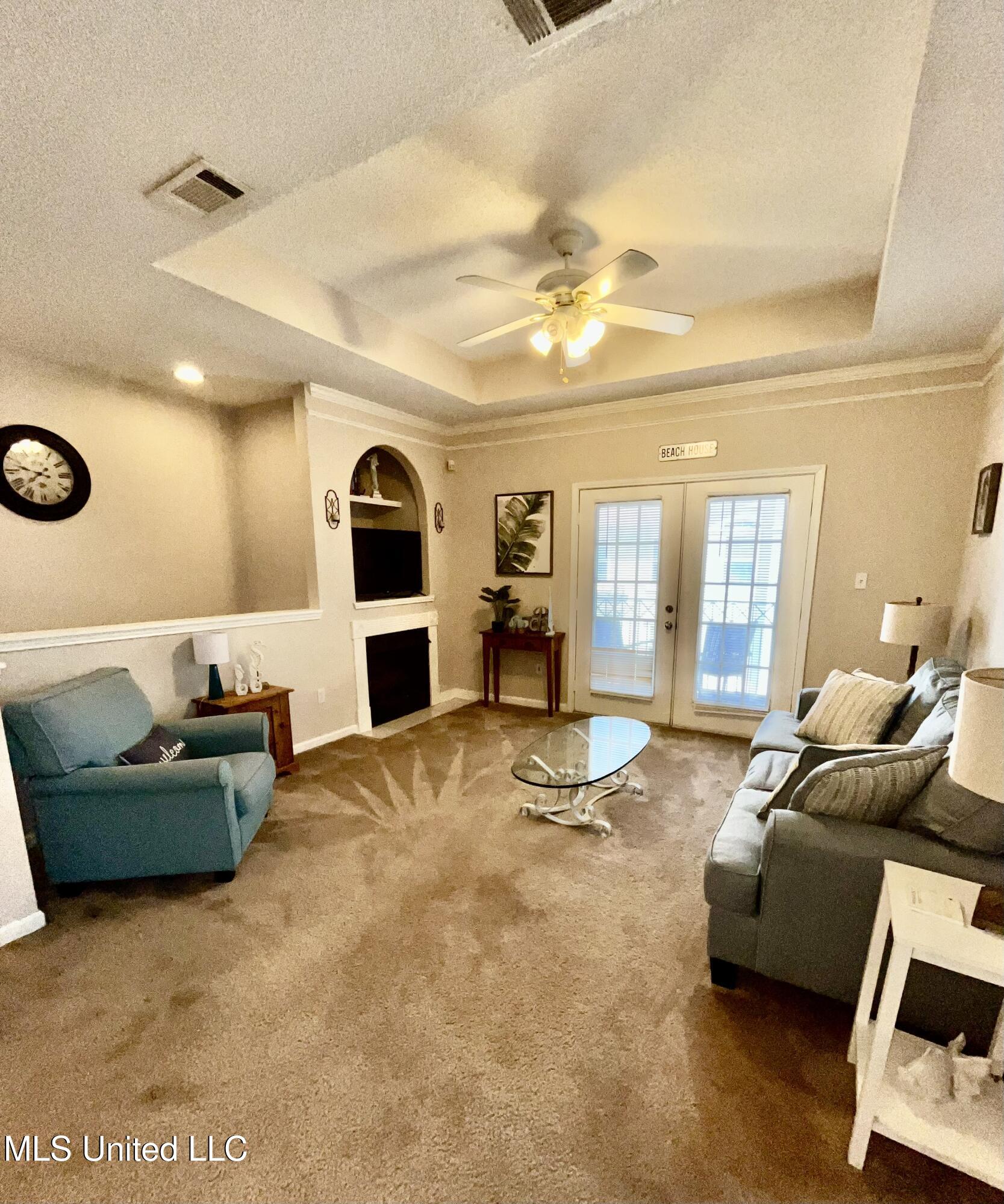 2252 Beach Drive Property Photo 5