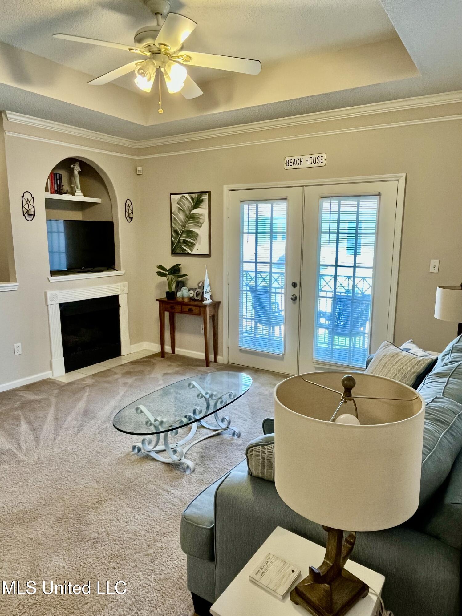 2252 Beach Drive Property Photo 6
