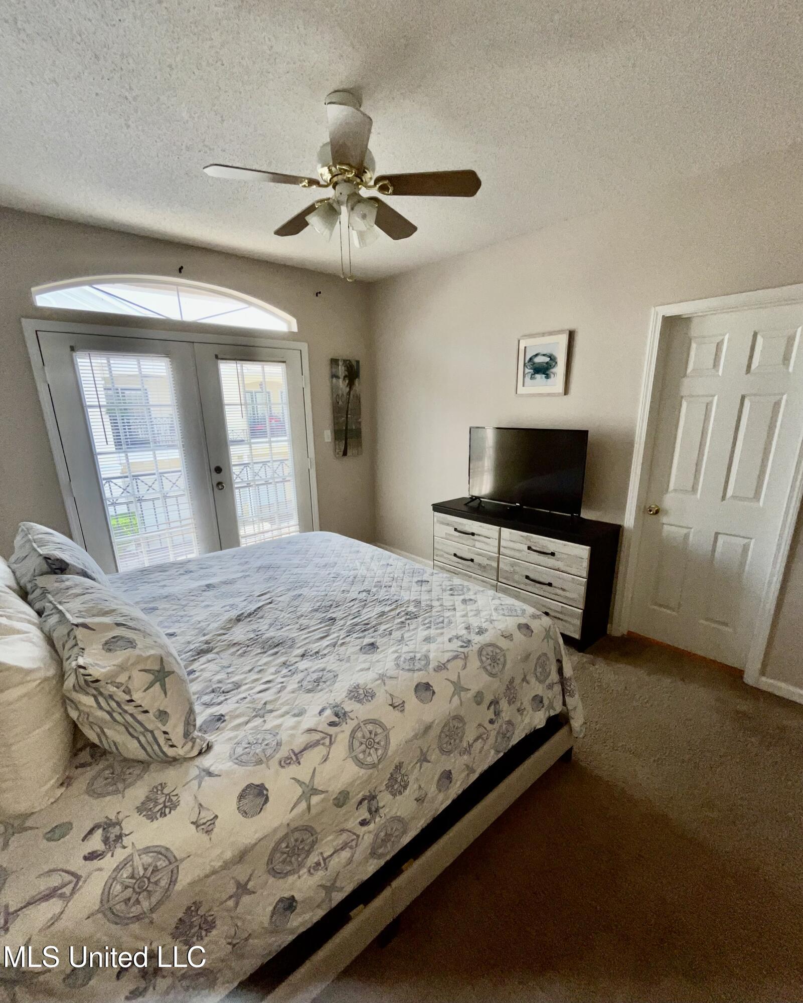 2252 Beach Drive Property Photo 14