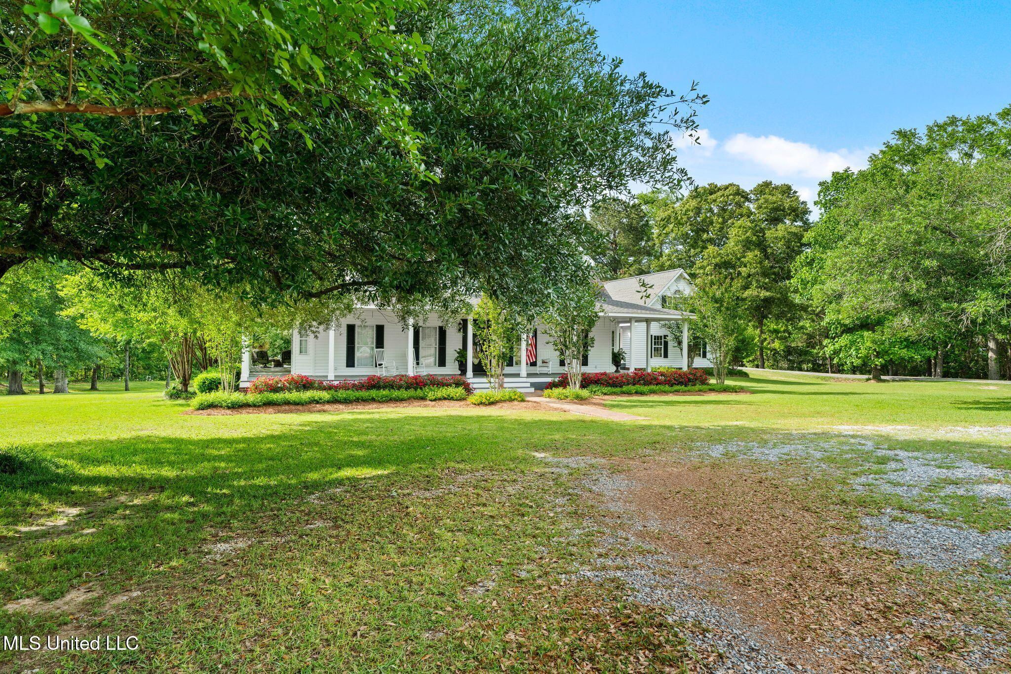1814 Old Highway 24 Property Photo 3