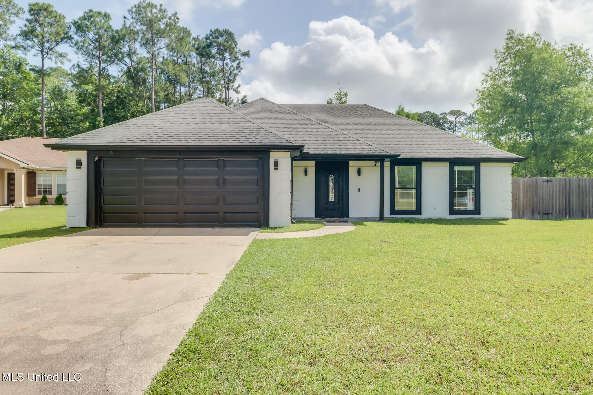 8412 Kaleki Place Property Photo 1