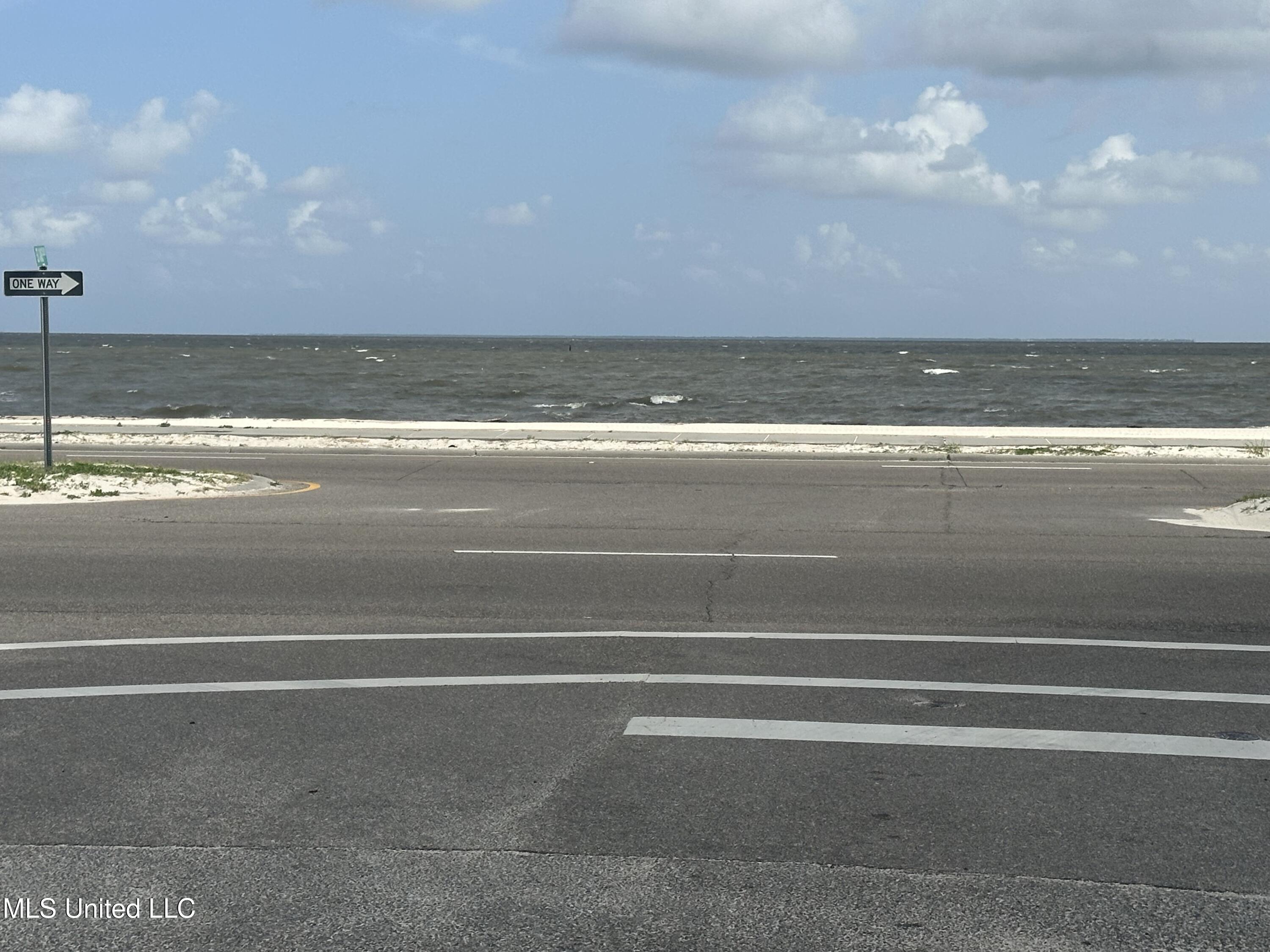 108 Sea Oaks Boulevard Property Photo 4