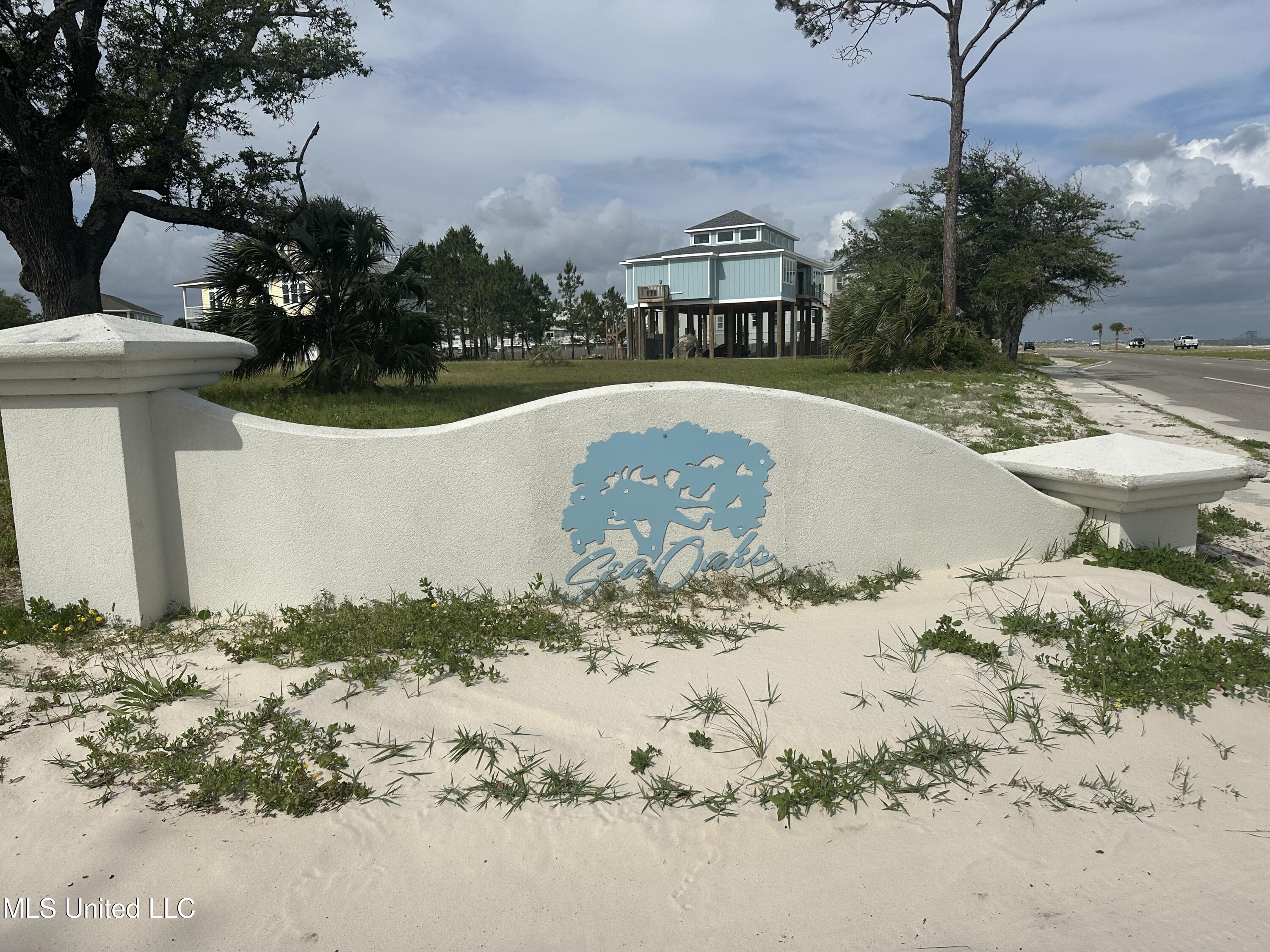 108 Sea Oaks Boulevard Property Photo 6