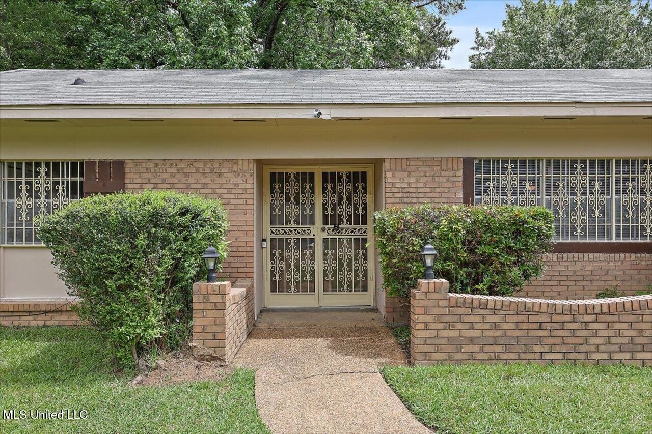 4692 Nordell Drive Property Photo 3