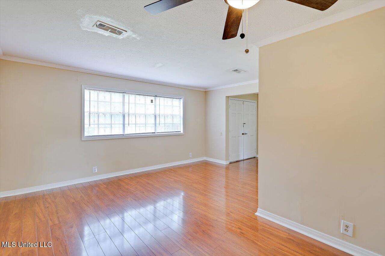 4692 Nordell Drive Property Photo 5