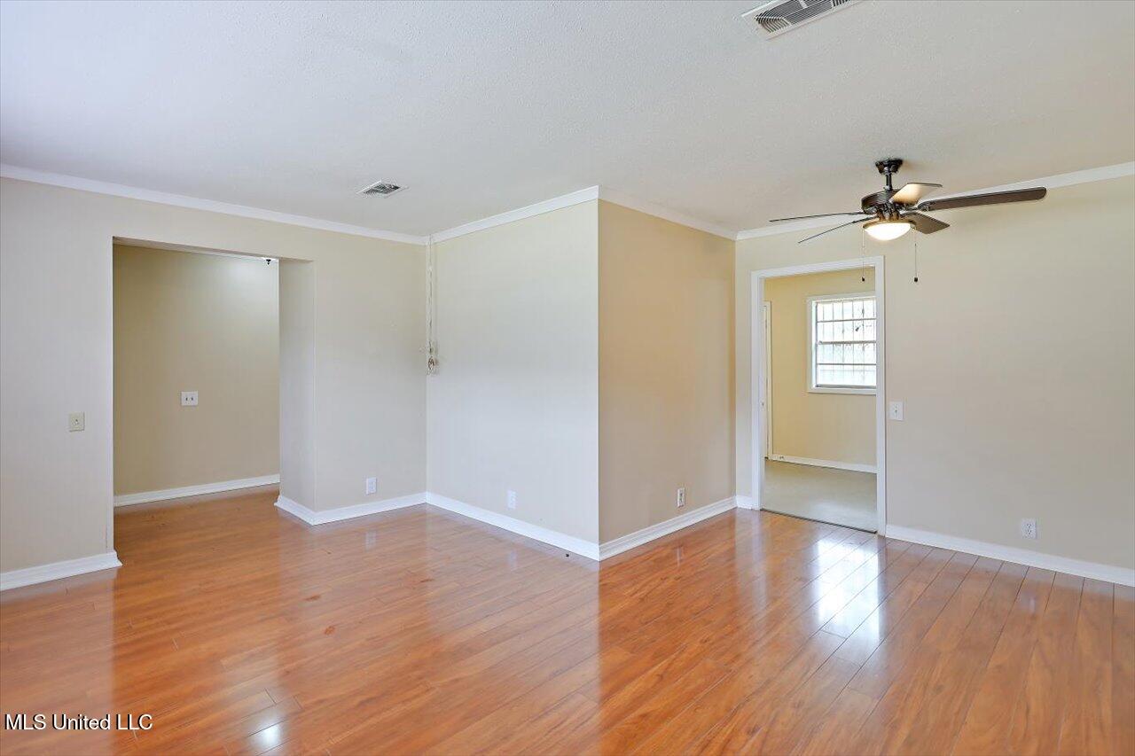 4692 Nordell Drive Property Photo 6