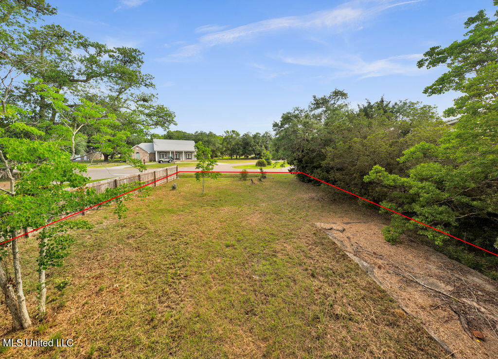 196 Bay Oaks Drive Property Photo 2