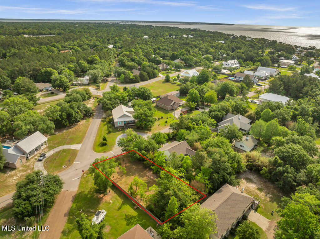 196 Bay Oaks Drive Property Photo 7