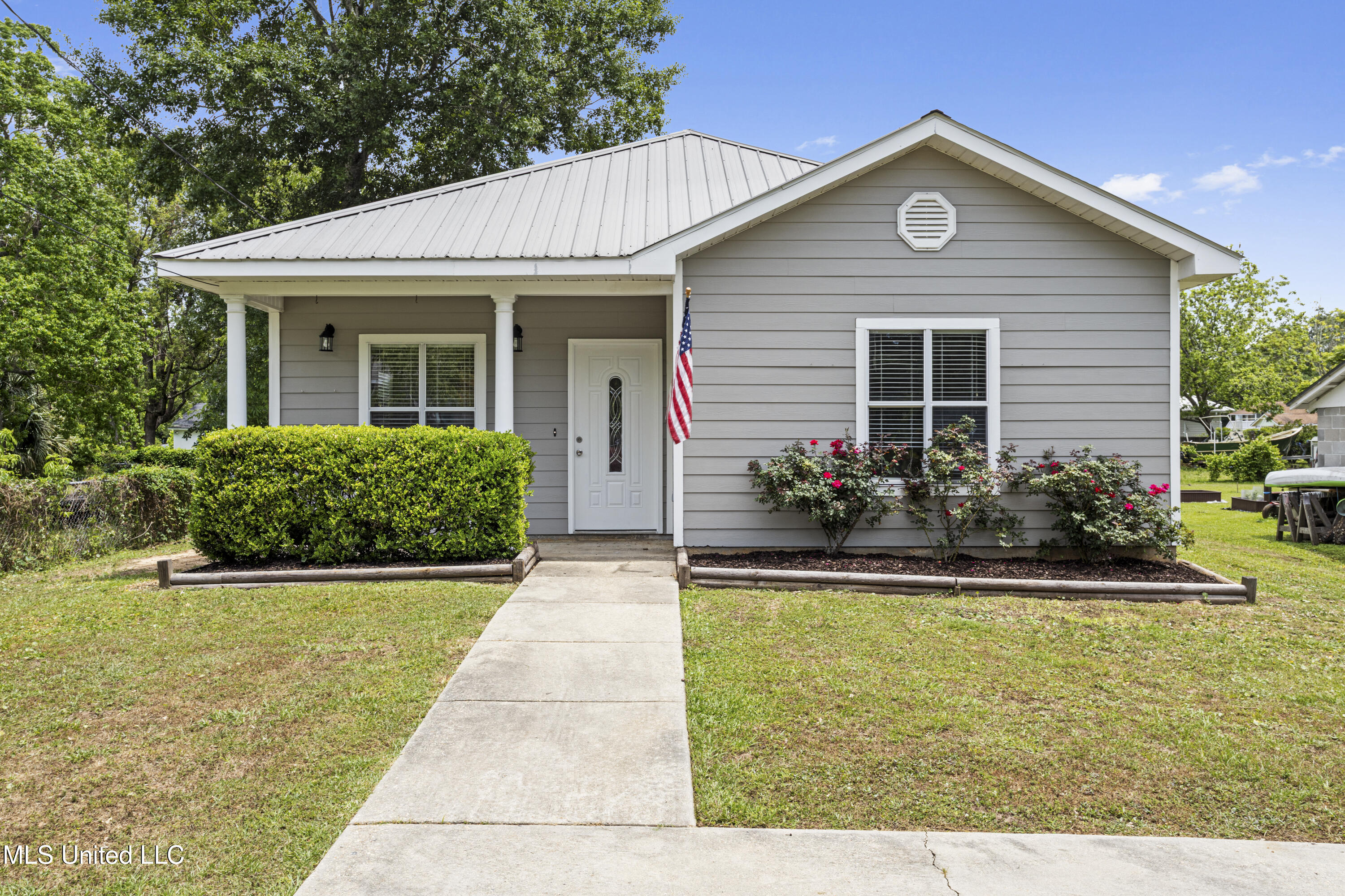 1408 36th Avenue Property Photo 1