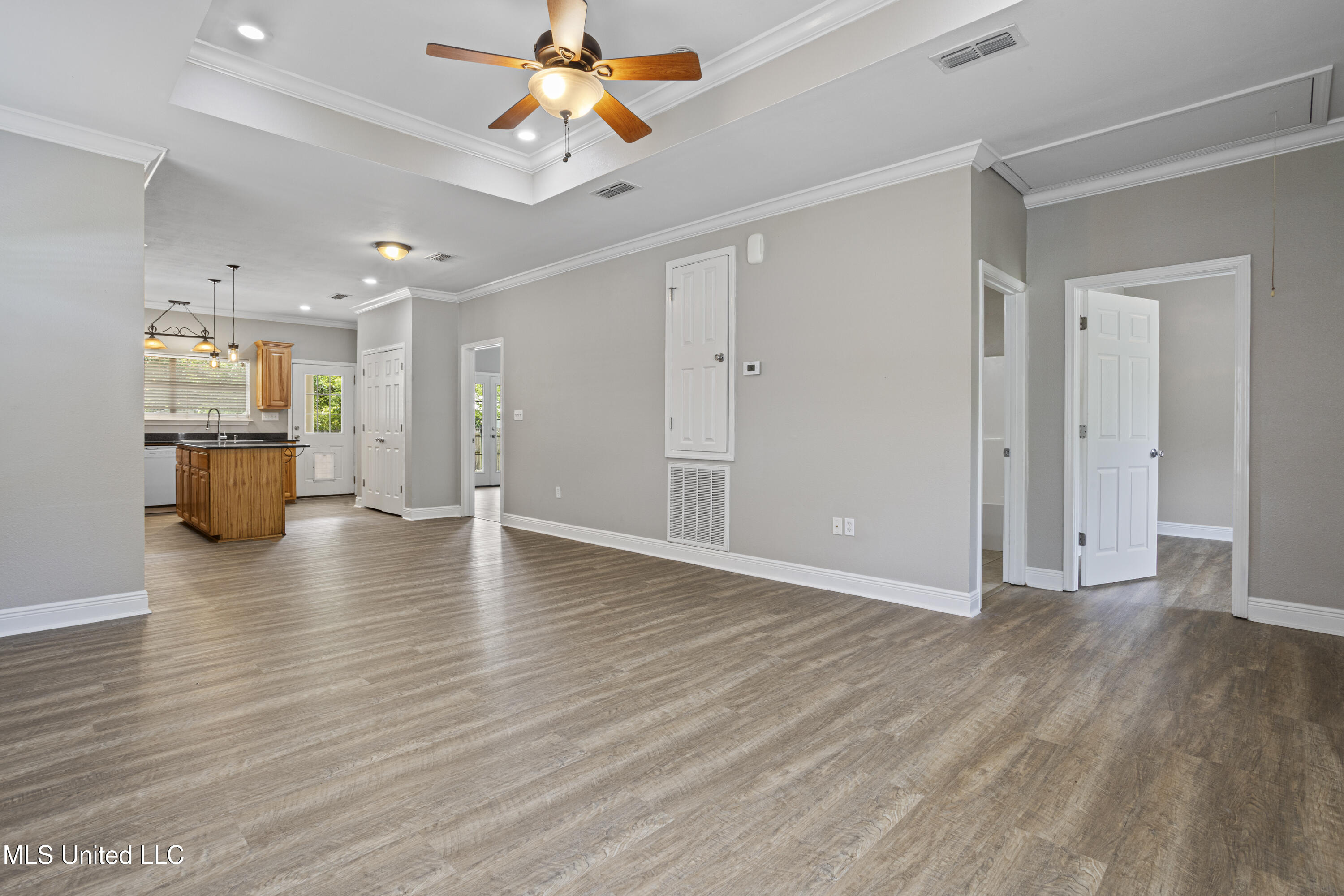 1408 36th Avenue Property Photo 3