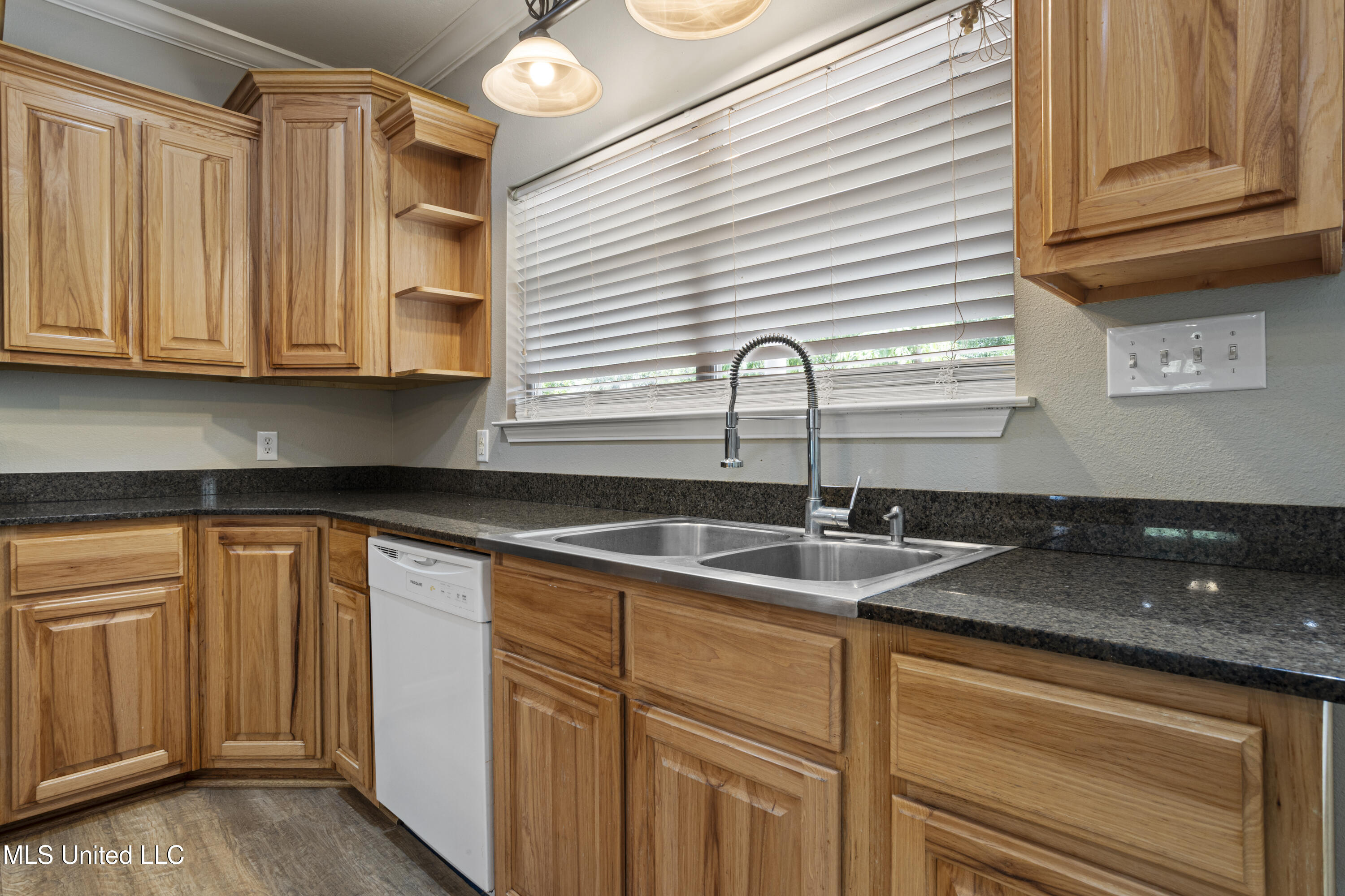 1408 36th Avenue Property Photo 7