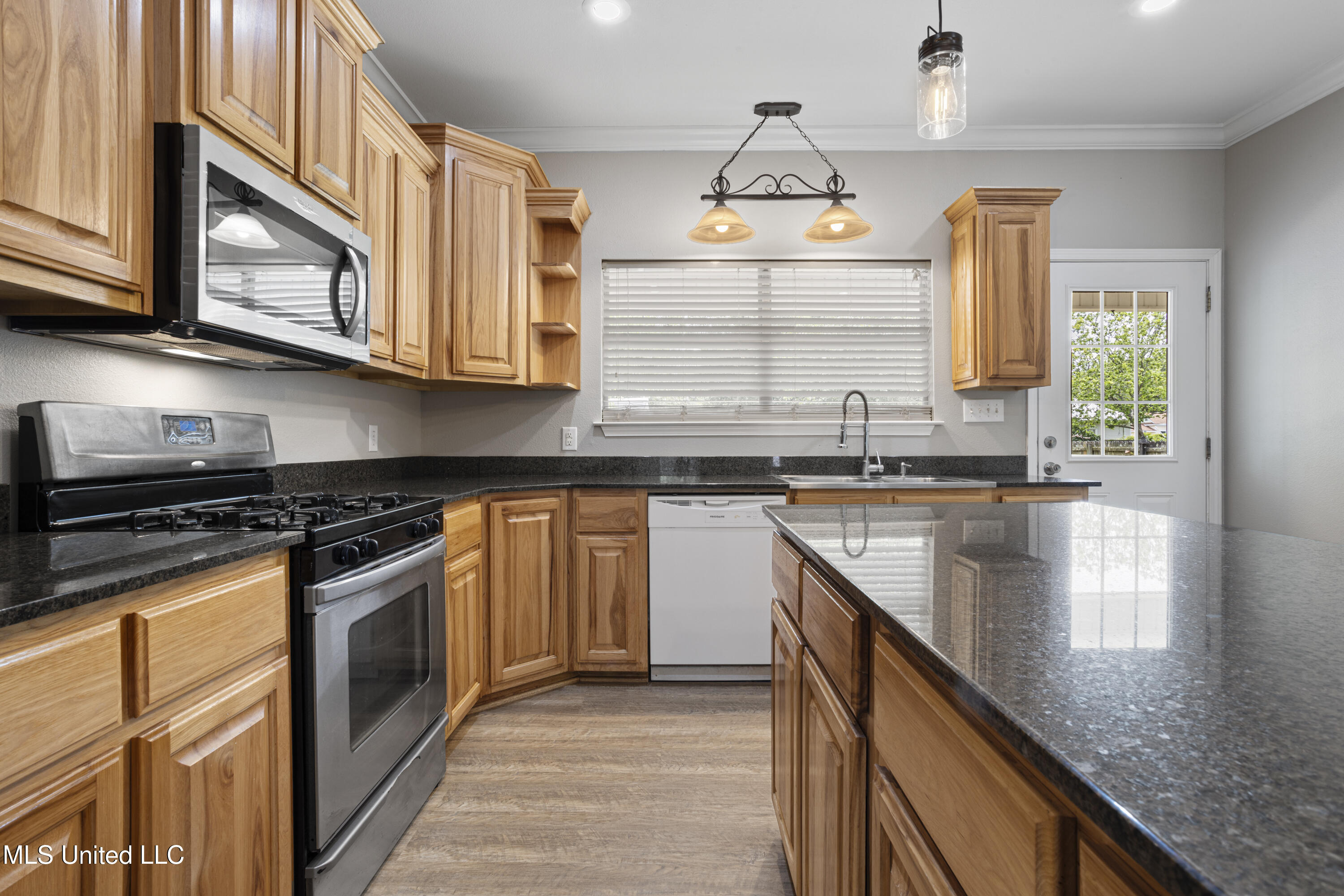 1408 36th Avenue Property Photo 8