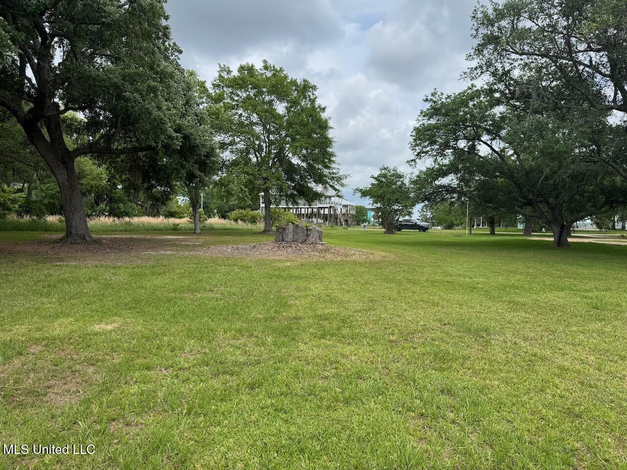 Eagle Point Circle Property Photo 5