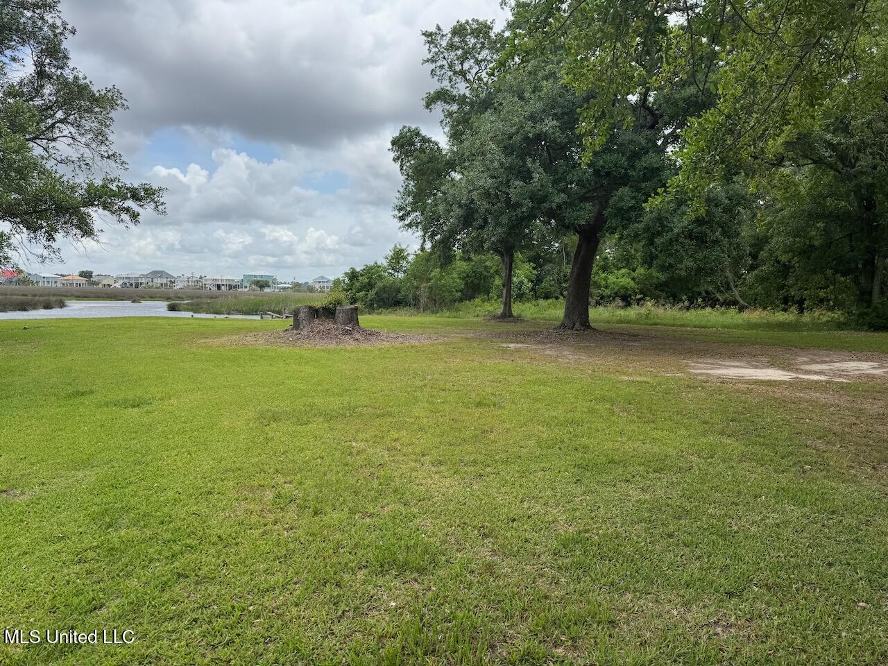 Eagle Point Circle Property Photo 7