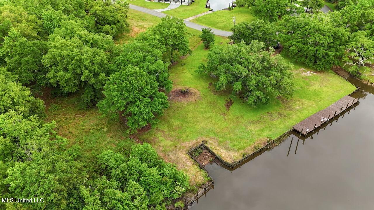 Eagle Point Circle Property Photo 11
