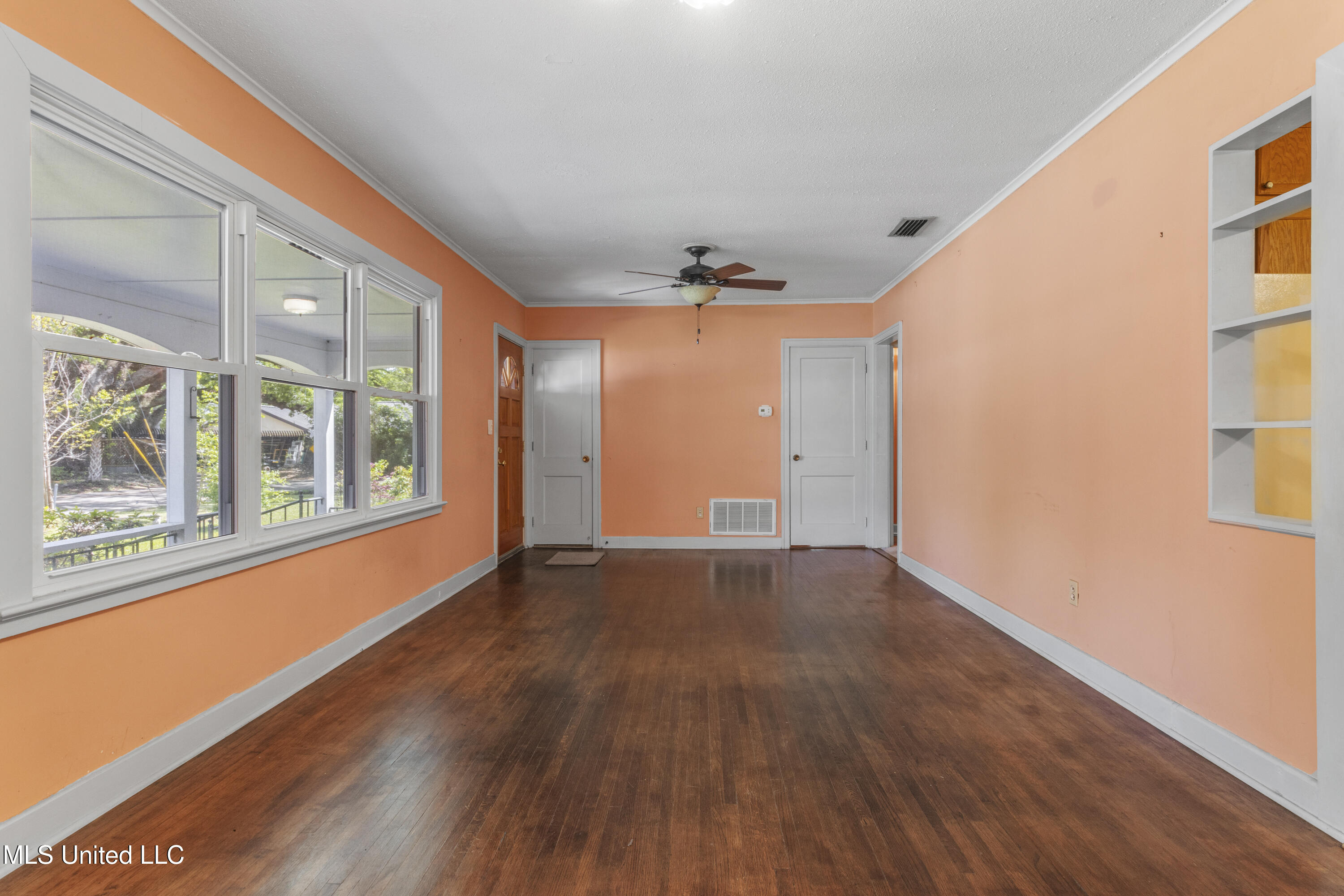 395 Oaklawn Place Property Photo 6