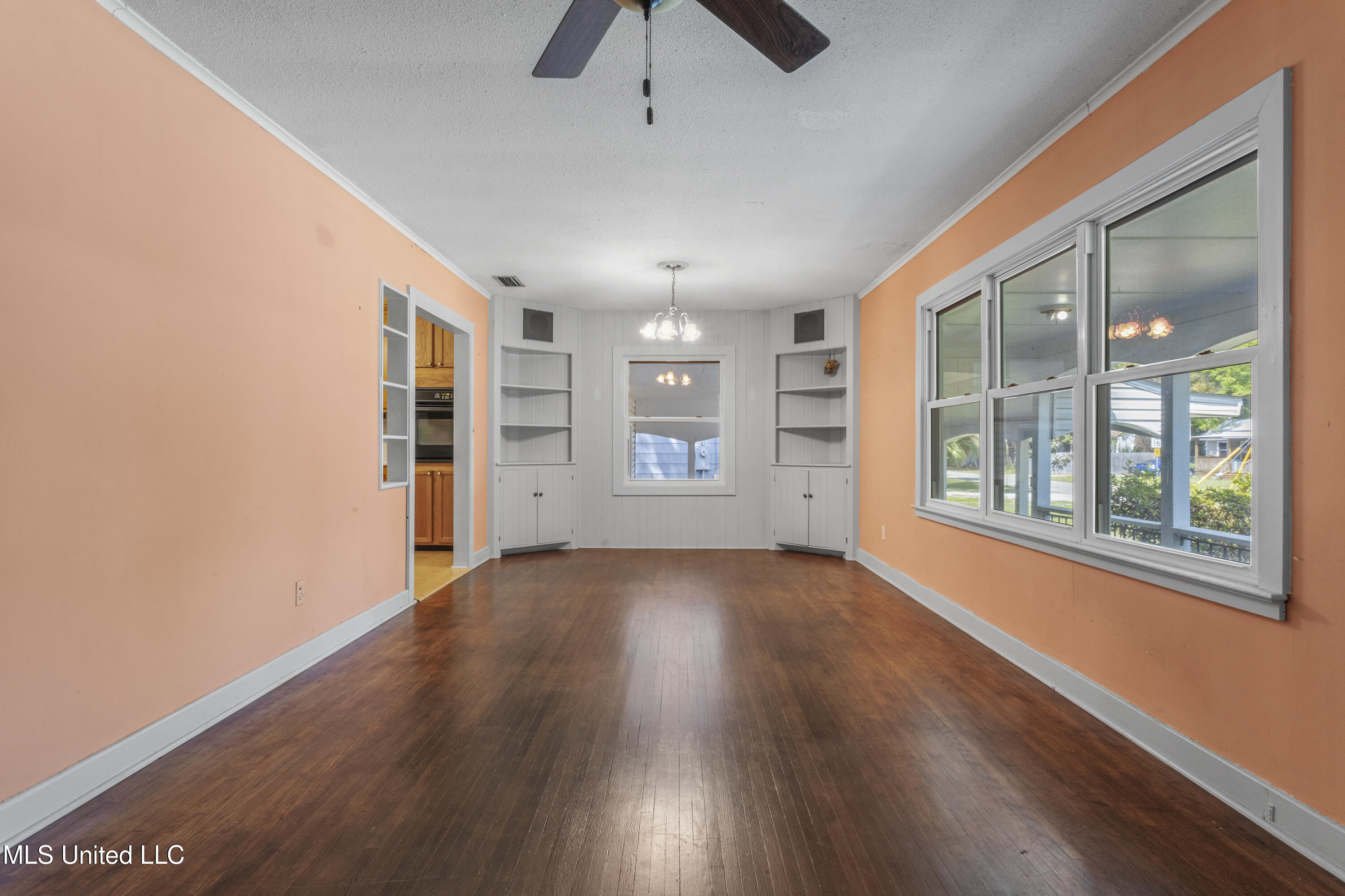 395 Oaklawn Place Property Photo 7