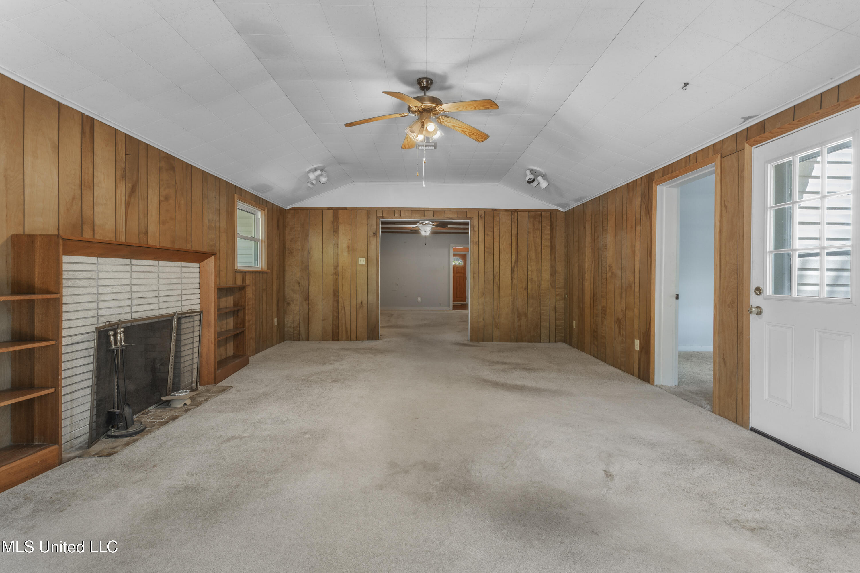 395 Oaklawn Place Property Photo 11