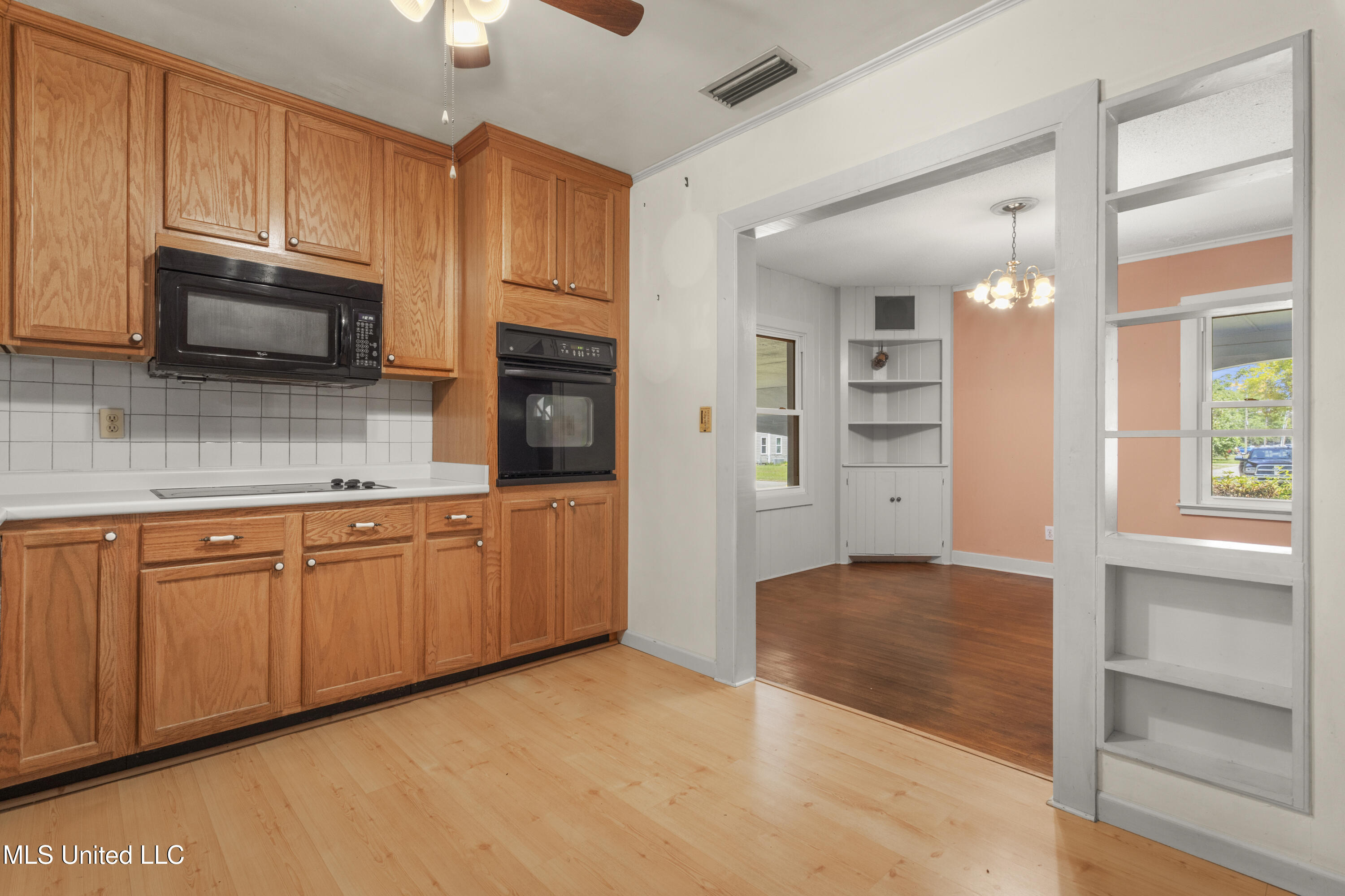 395 Oaklawn Place Property Photo 16