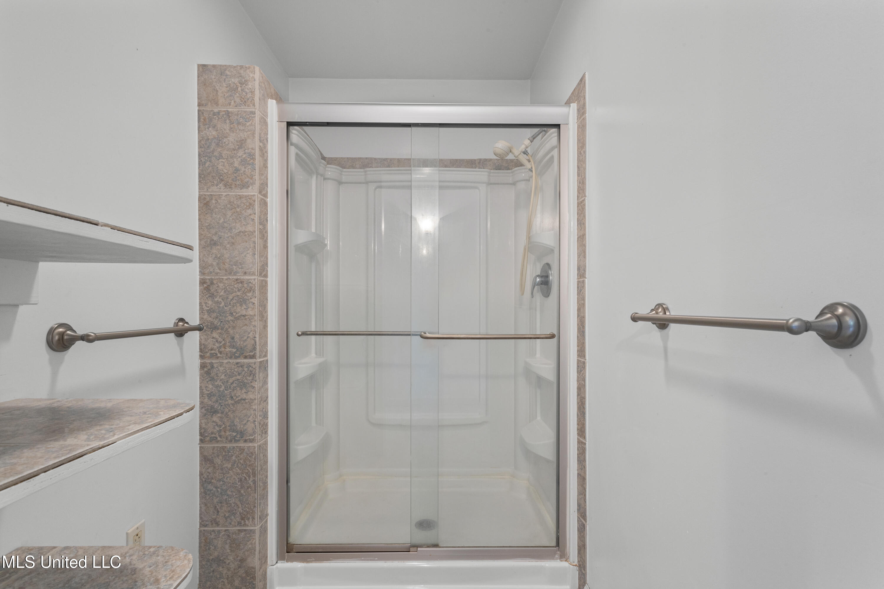 395 Oaklawn Place Property Photo 21