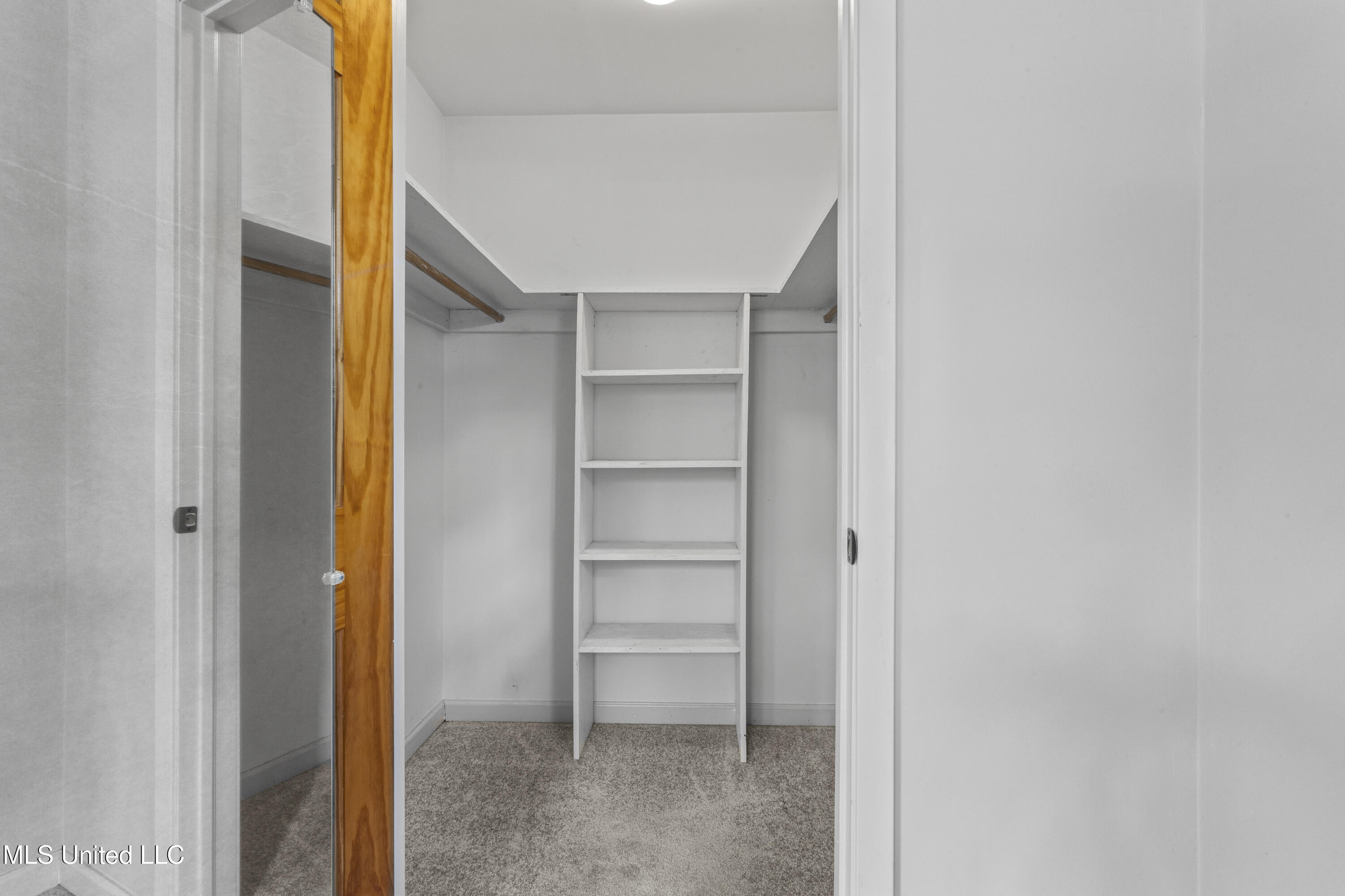 395 Oaklawn Place Property Photo 22