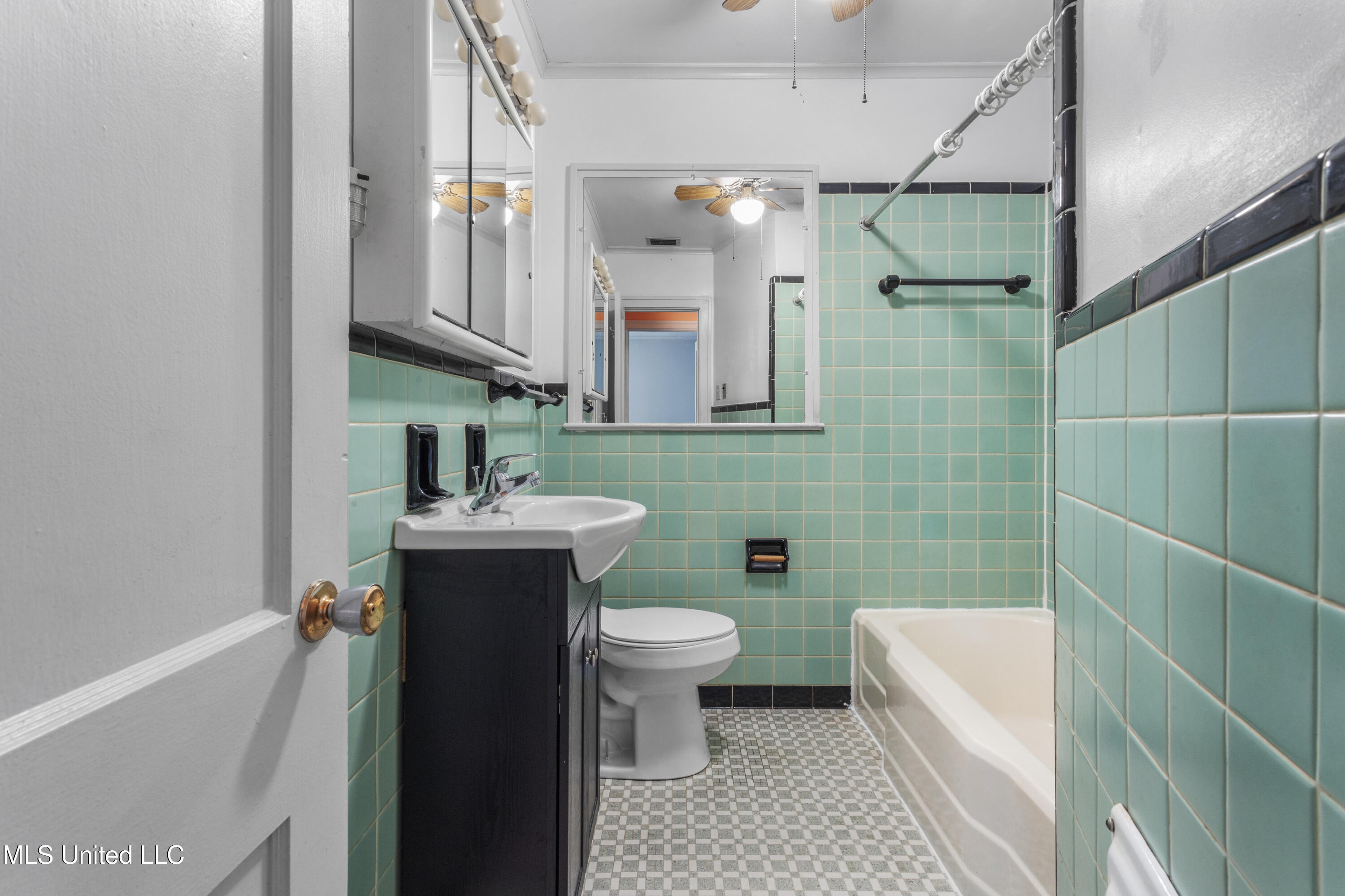 395 Oaklawn Place Property Photo 25