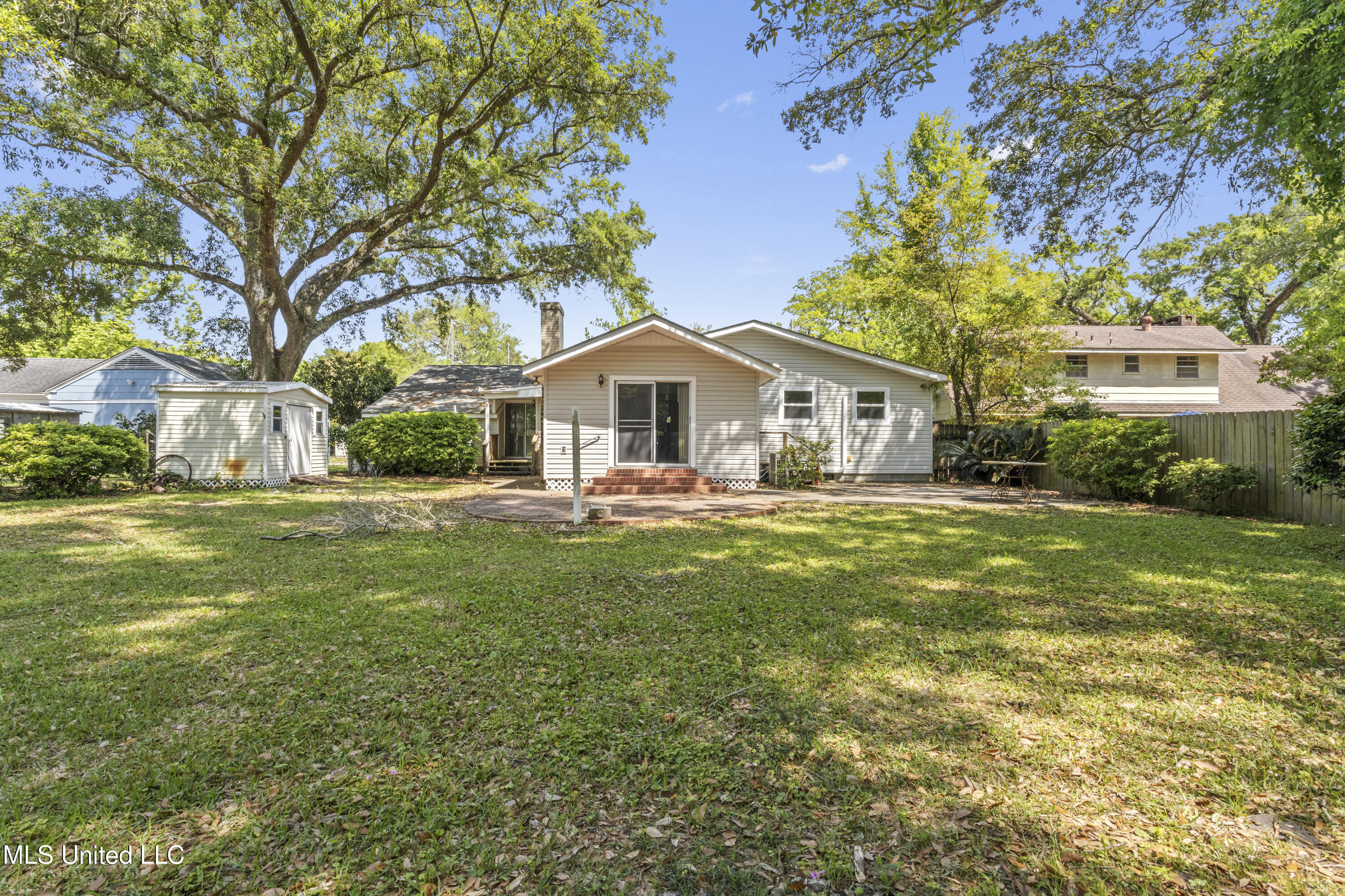 395 Oaklawn Place Property Photo 27