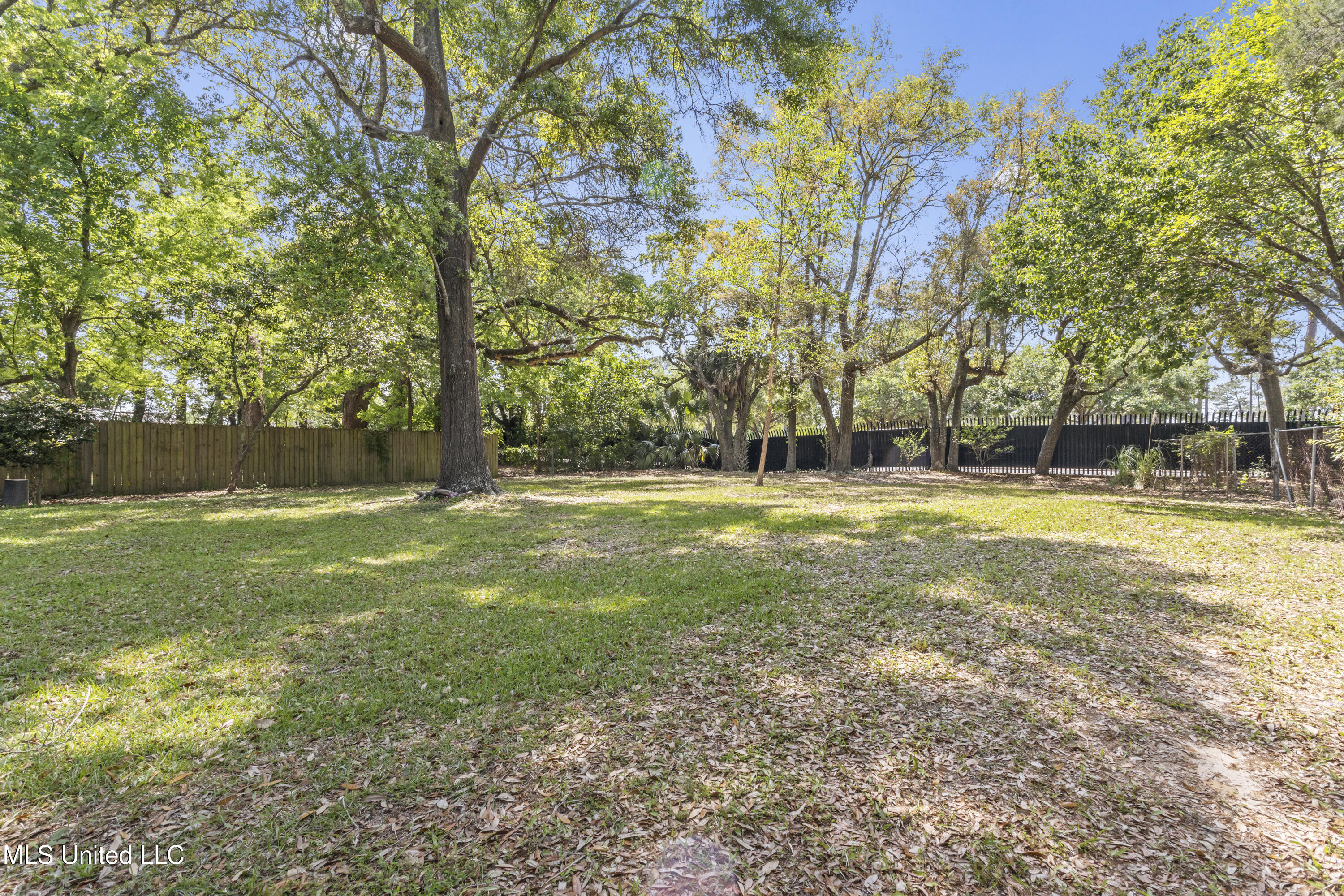 395 Oaklawn Place Property Photo 28