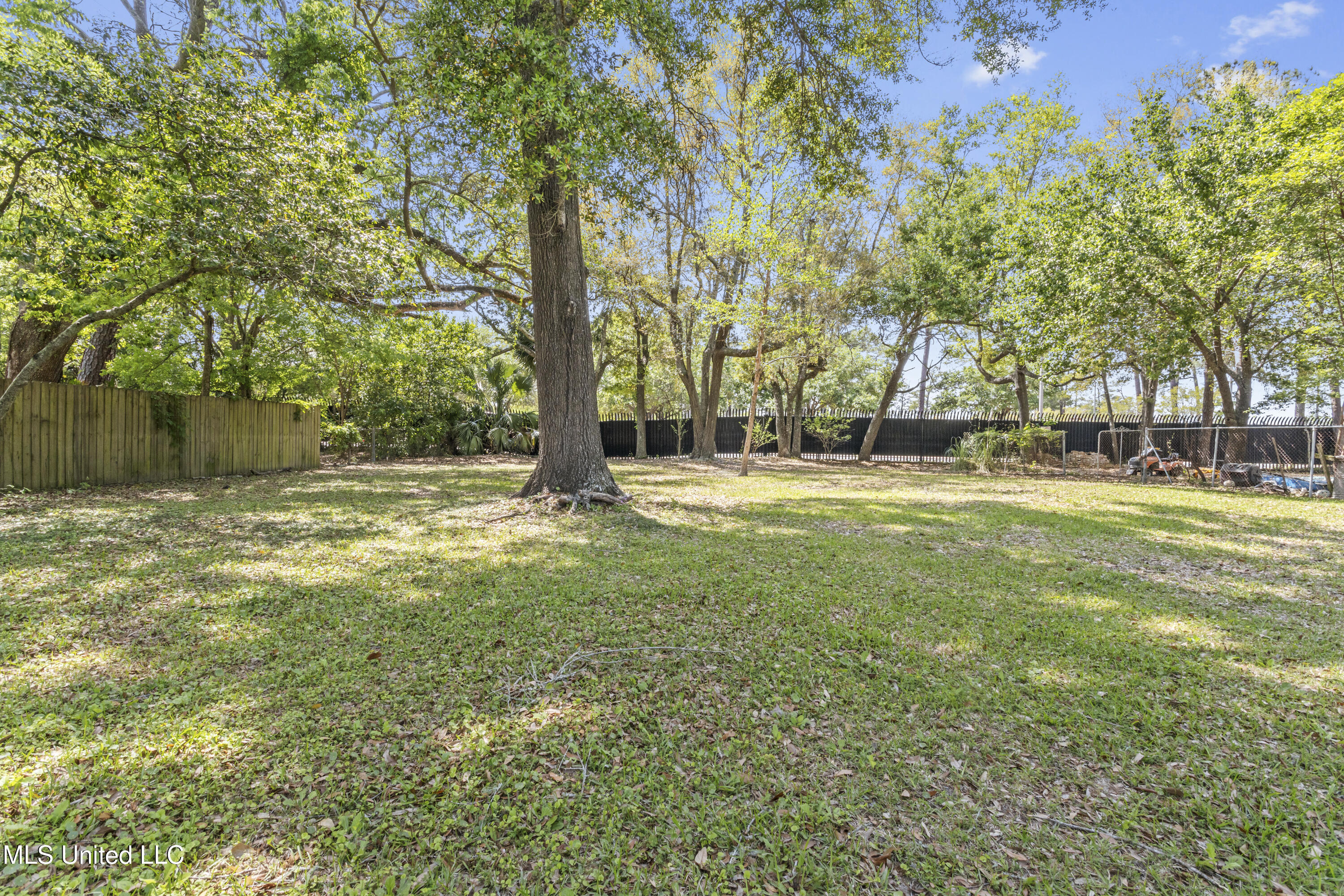 395 Oaklawn Place Property Photo 29