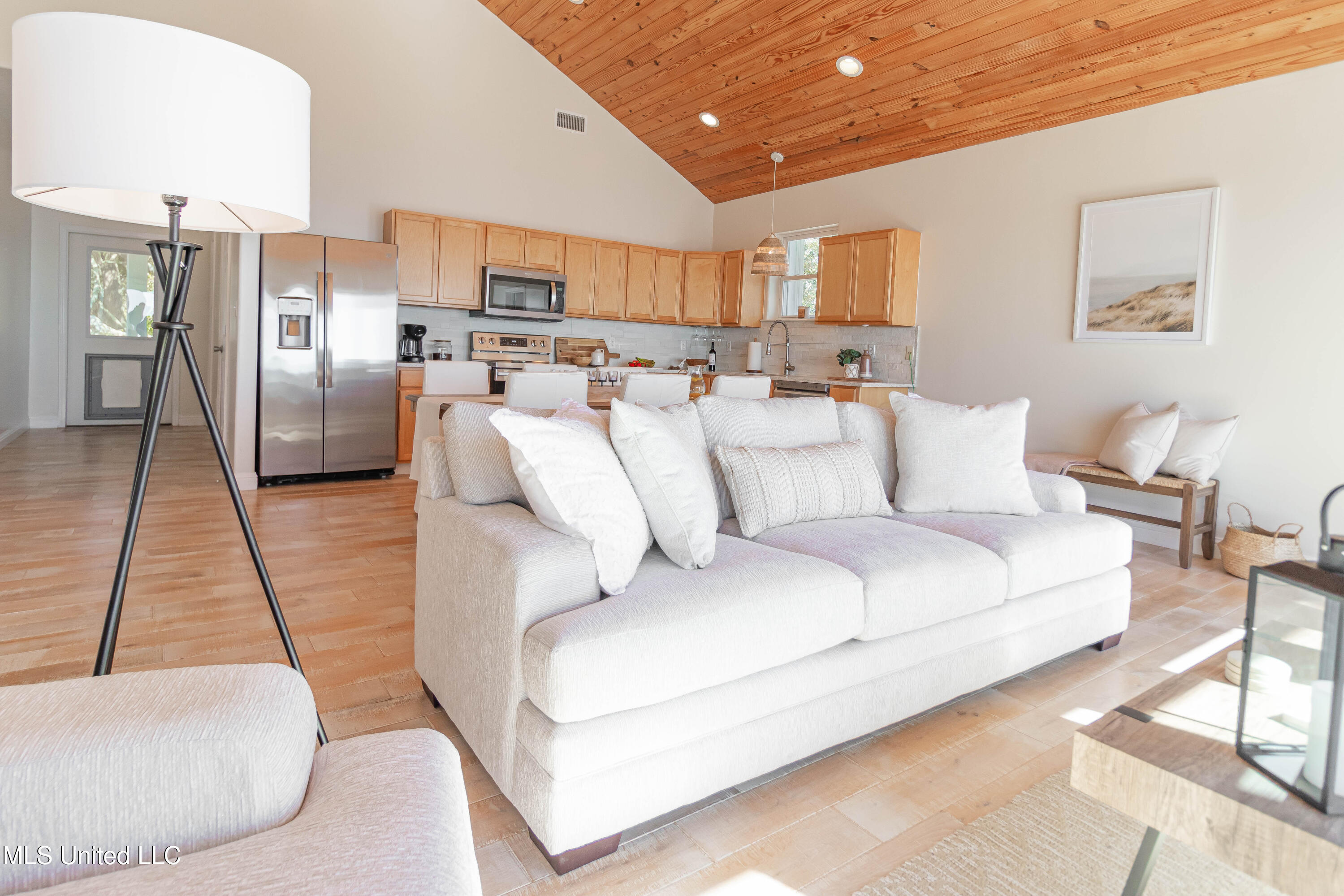 6717 Belle Fontaine Drive Property Photo 17