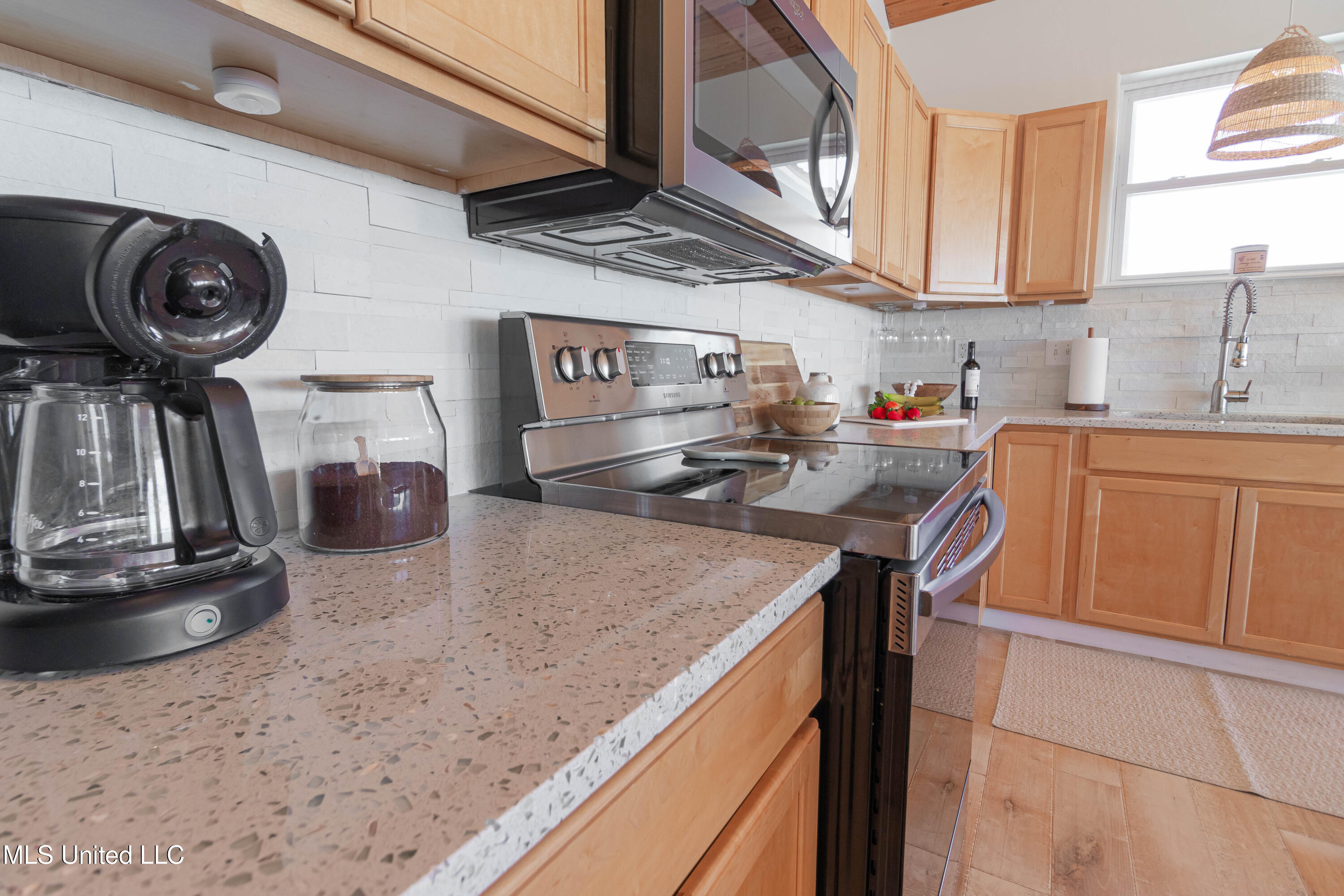 6717 Belle Fontaine Drive Property Photo 25