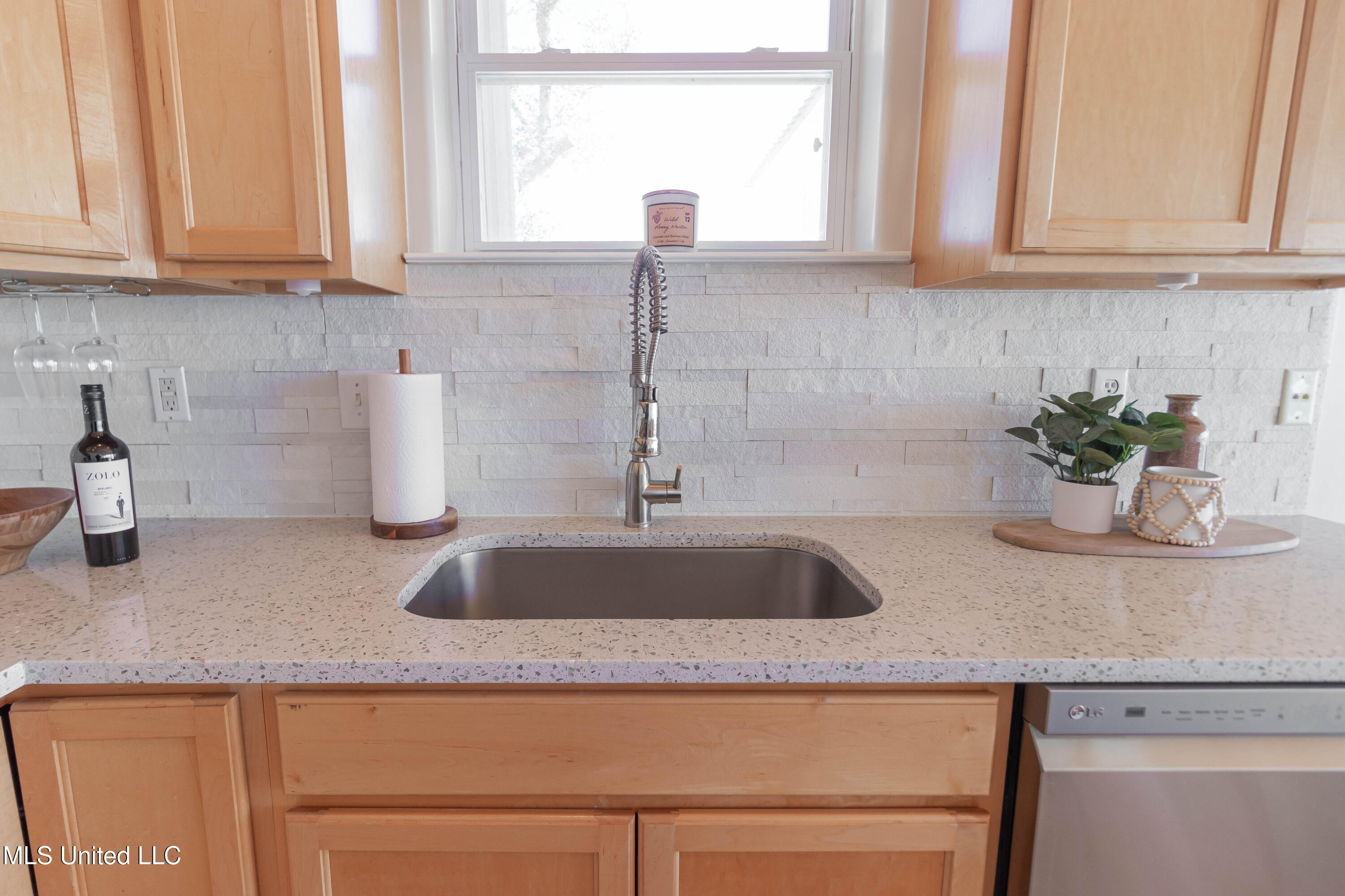 6717 Belle Fontaine Drive Property Photo 26