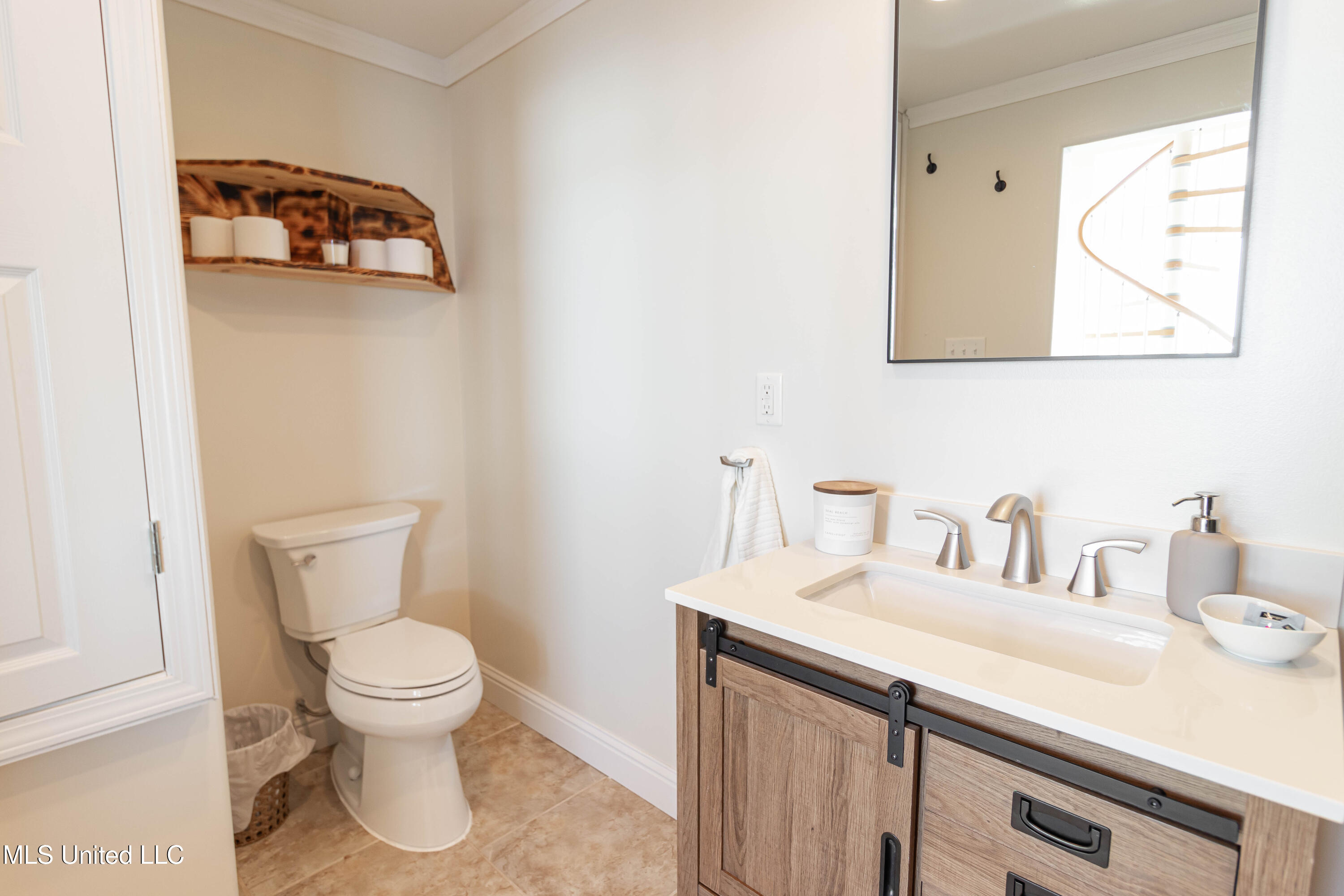 6717 Belle Fontaine Drive Property Photo 33
