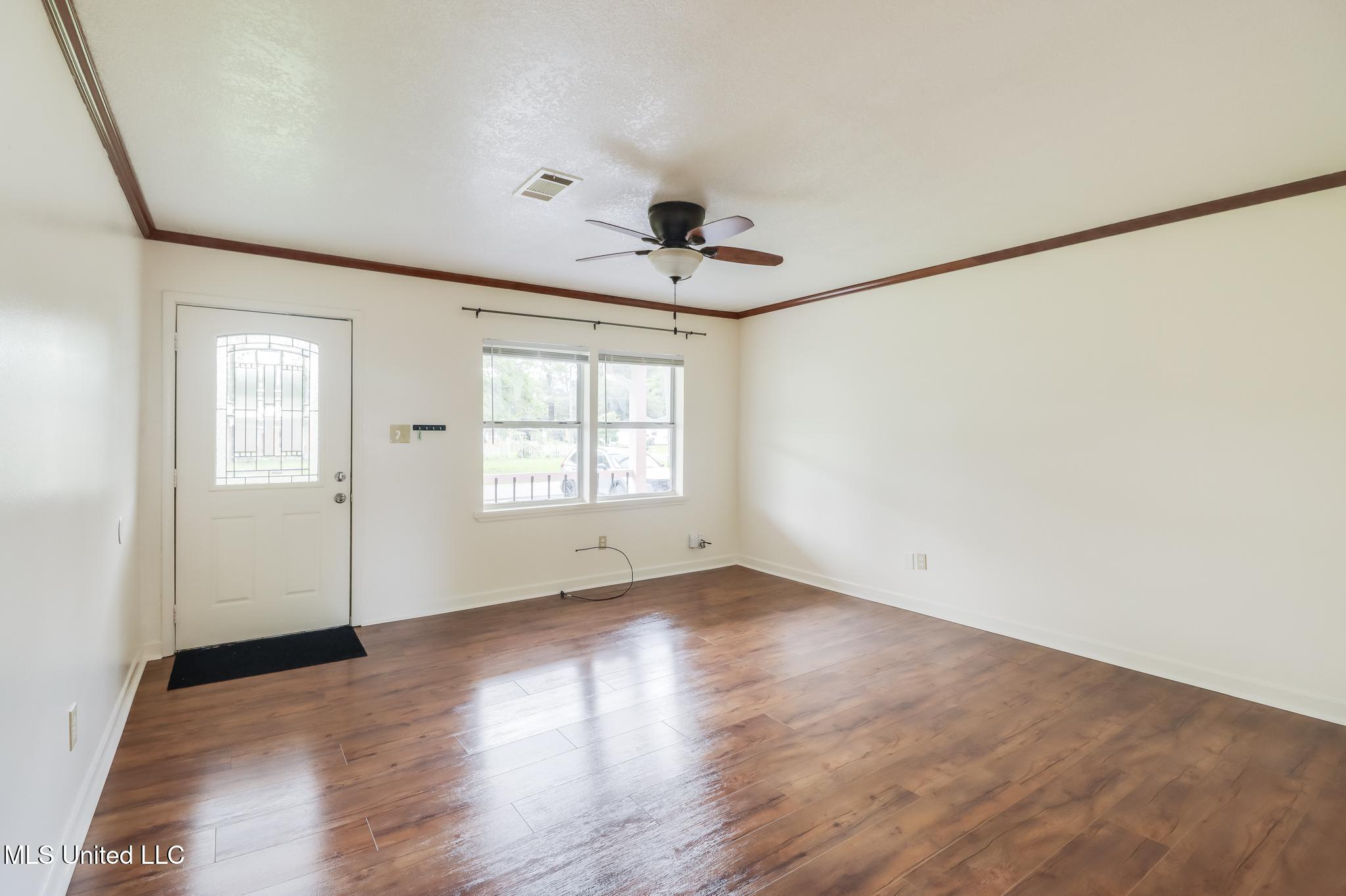328 Seal Avenue Property Photo 4