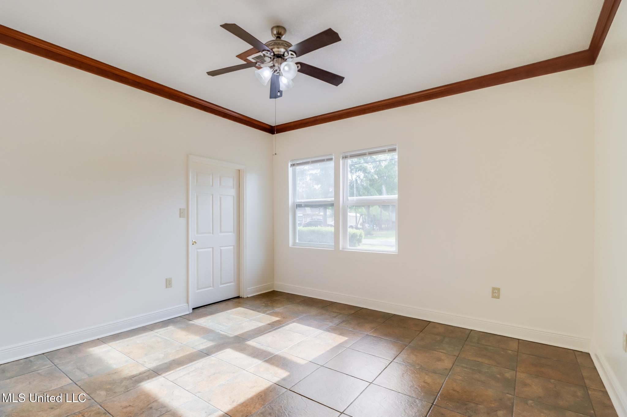 328 Seal Avenue Property Photo 11