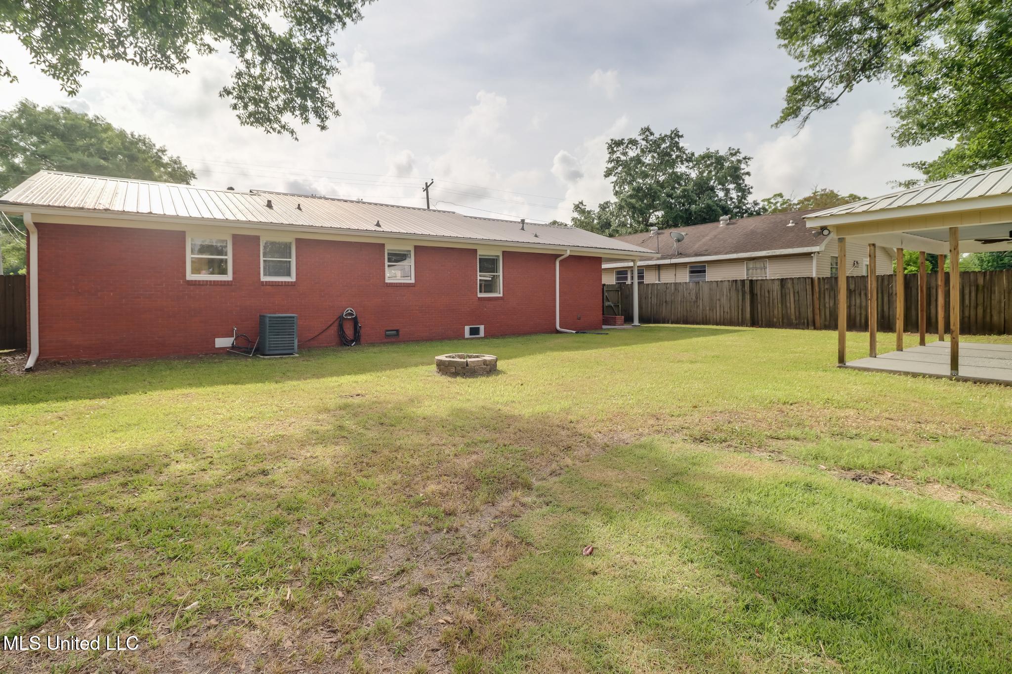 328 Seal Avenue Property Photo 17